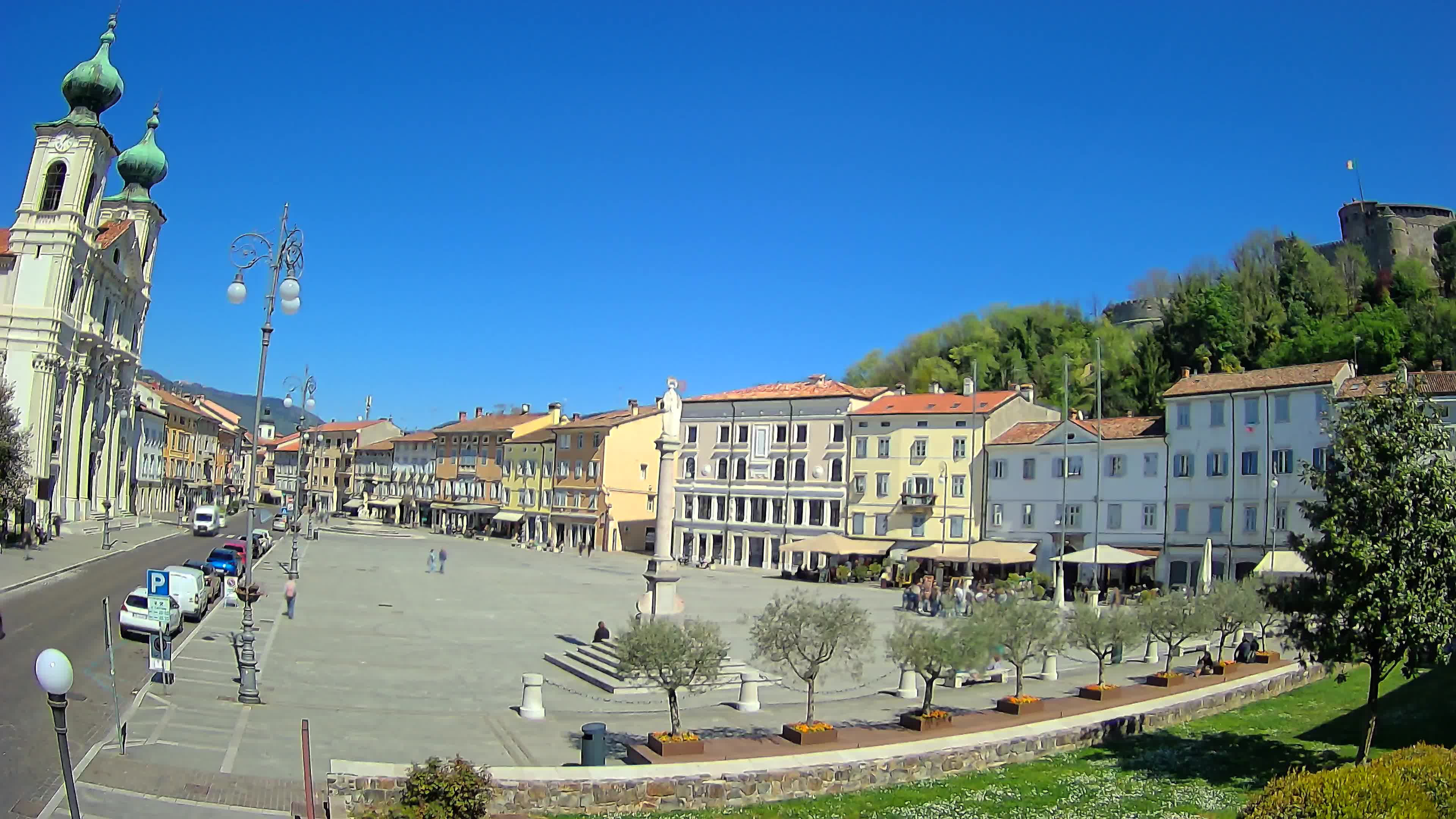 Gorizia Piazza della Vittoria e chiesa di S. Ignazio