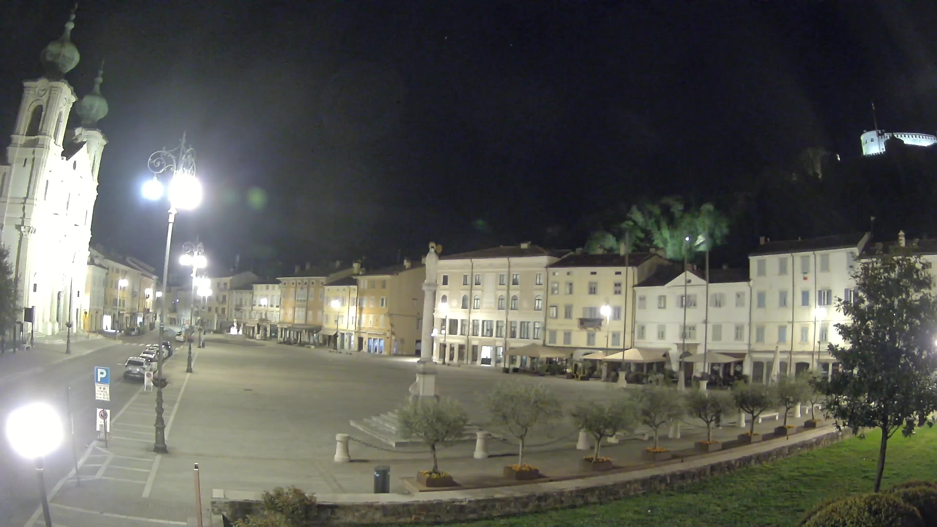 Gorizia Piazza della Vittoria e chiesa di S. Ignazio