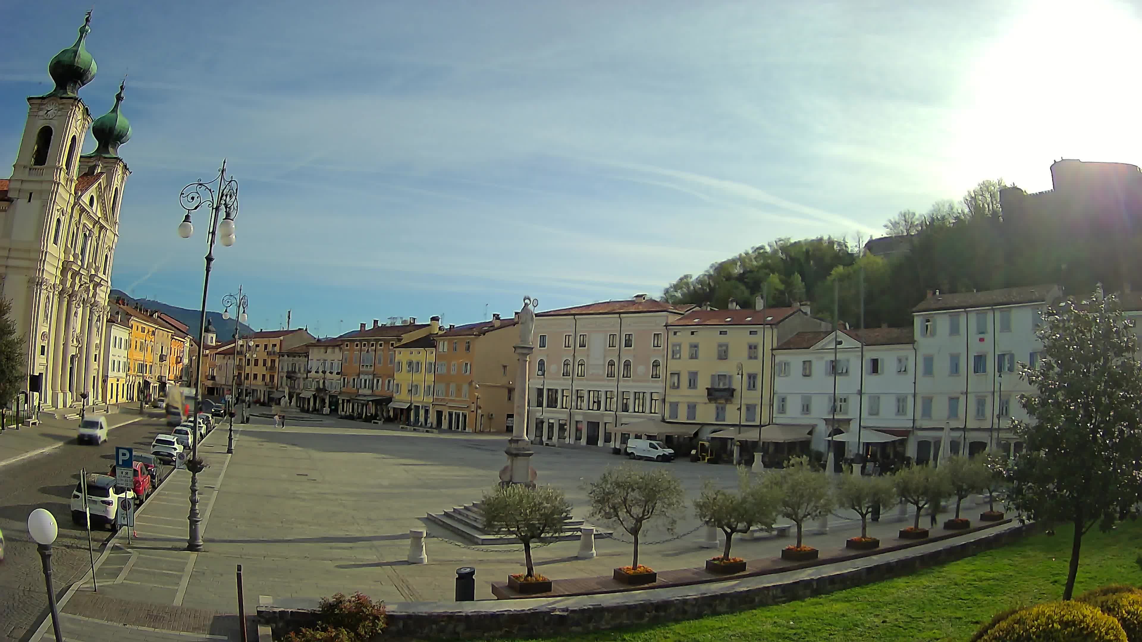 Gorizia Piazza della Vittoria e chiesa di S. Ignazio