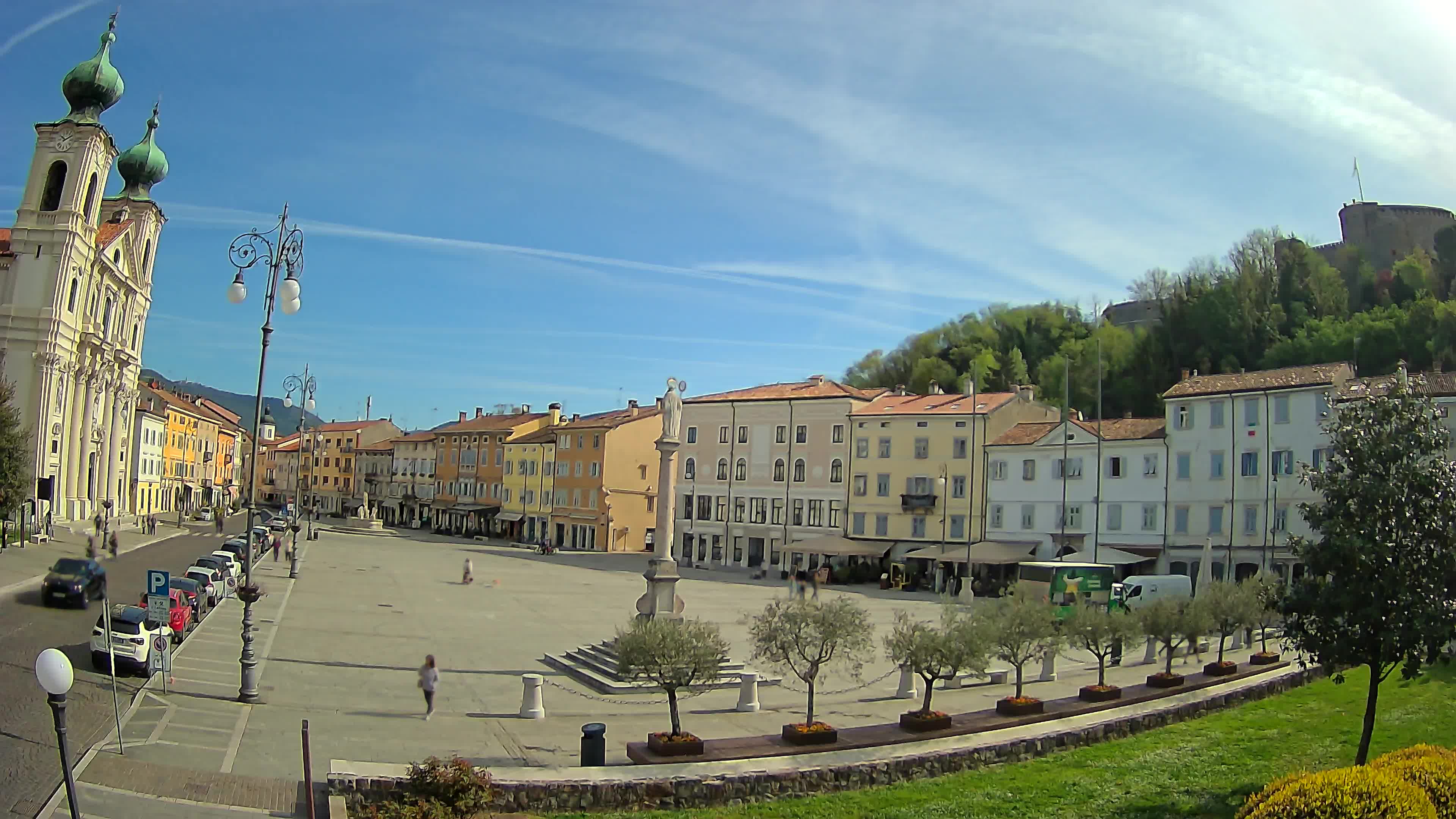 Gorizia Piazza della Vittoria e chiesa di S. Ignazio