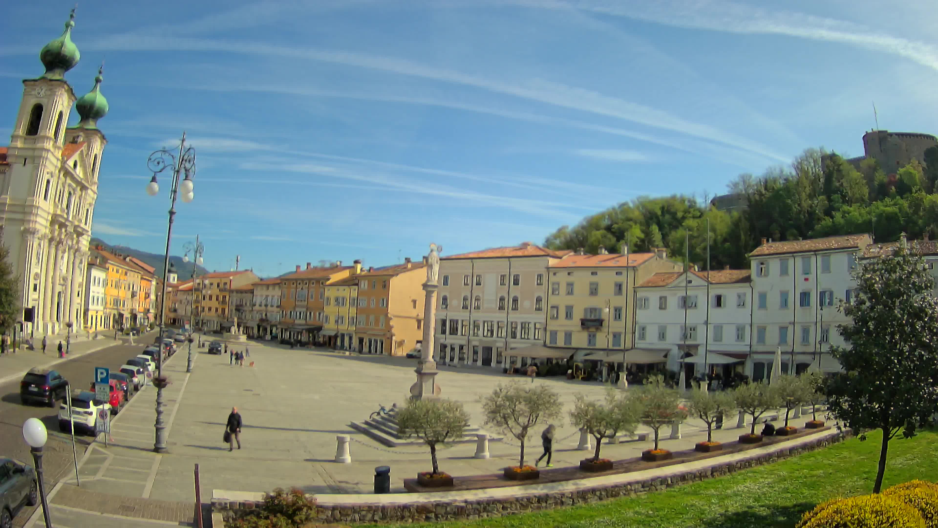 Gorizia Piazza della Vittoria e chiesa di S. Ignazio