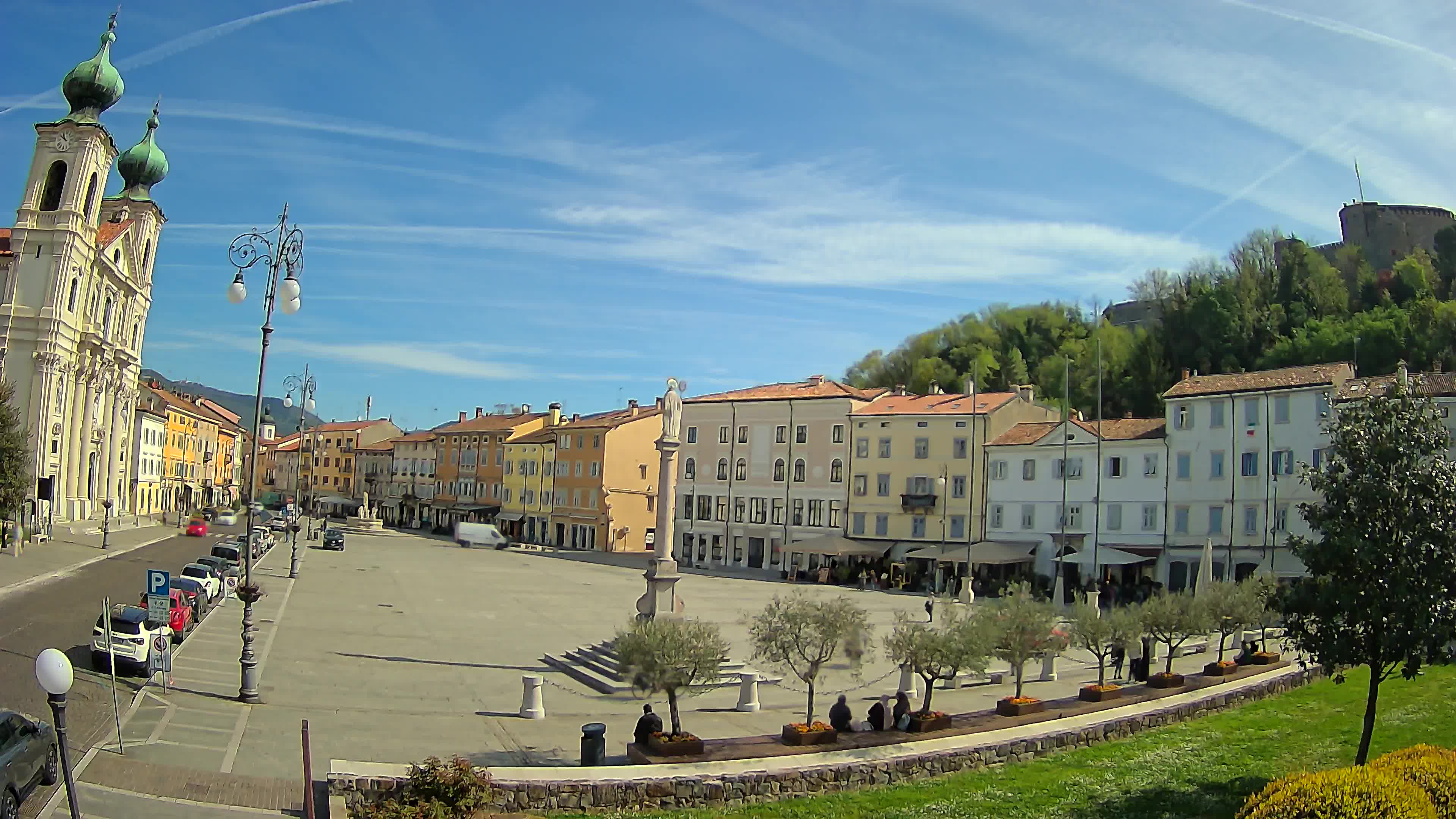 Gorizia Piazza della Vittoria e chiesa di S. Ignazio