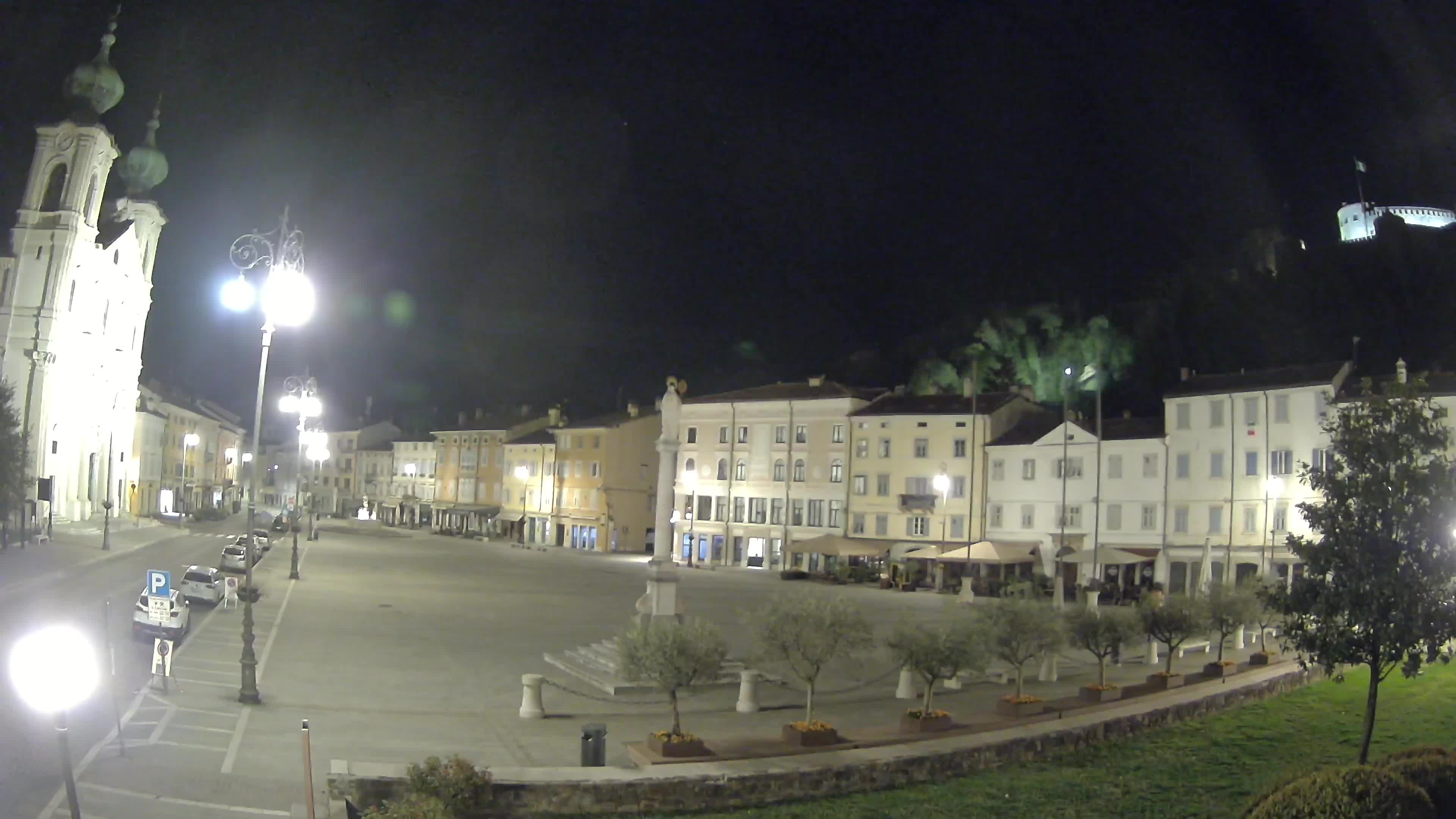 Gorizia Piazza della Vittoria e chiesa di S. Ignazio