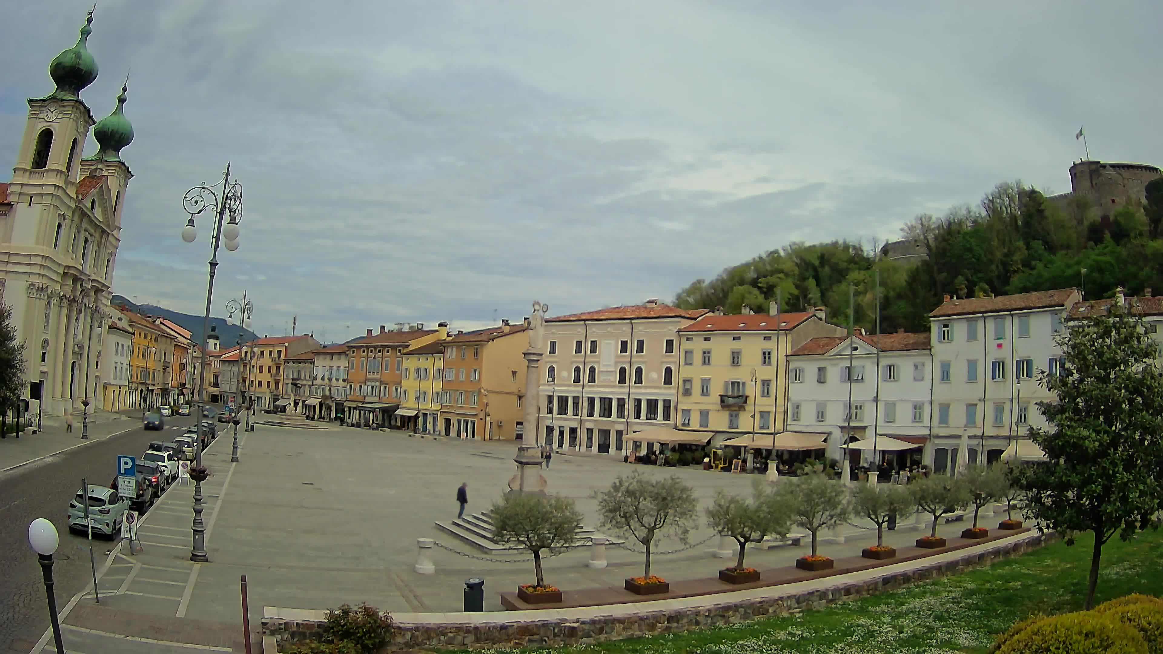 Gorizia Piazza della Vittoria e chiesa di S. Ignazio
