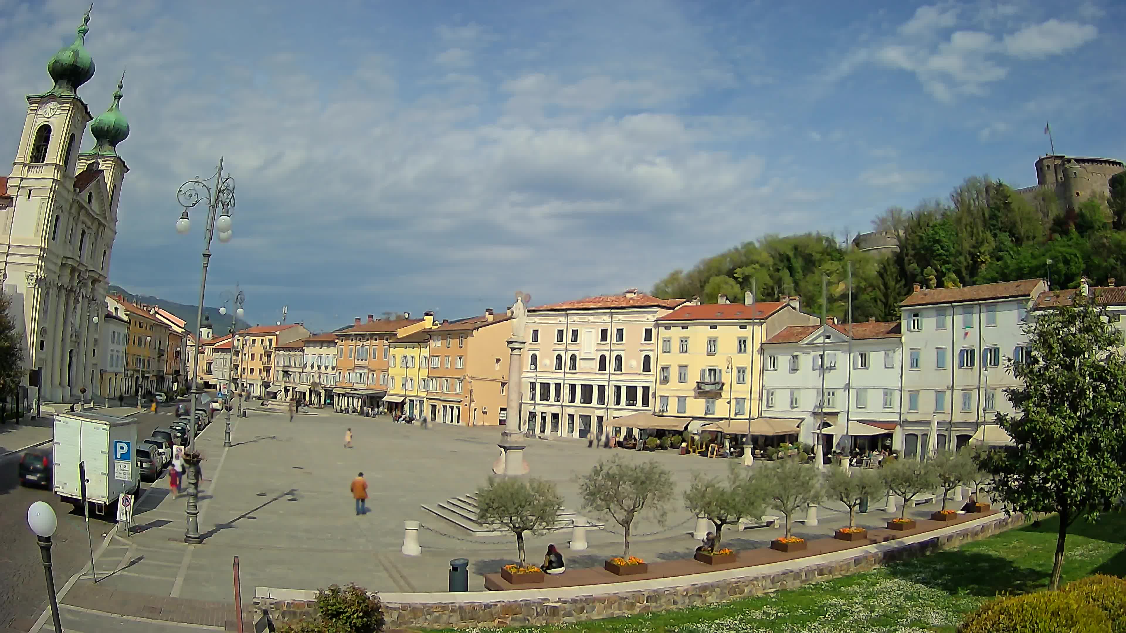Gorizia Piazza della Vittoria e chiesa di S. Ignazio