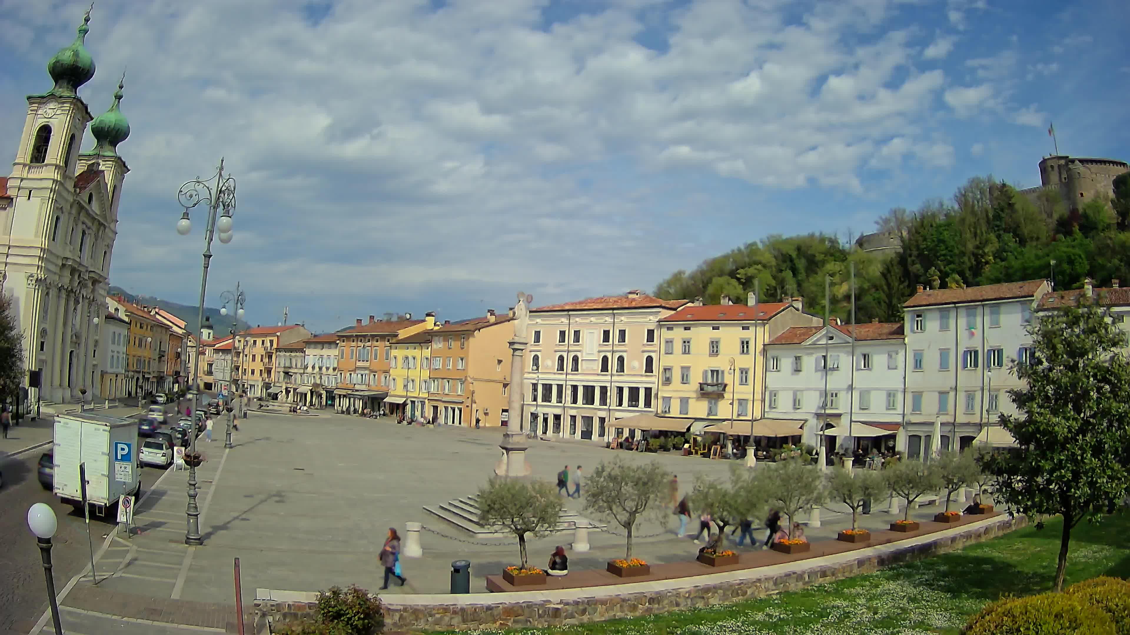Gorizia Piazza della Vittoria e chiesa di S. Ignazio