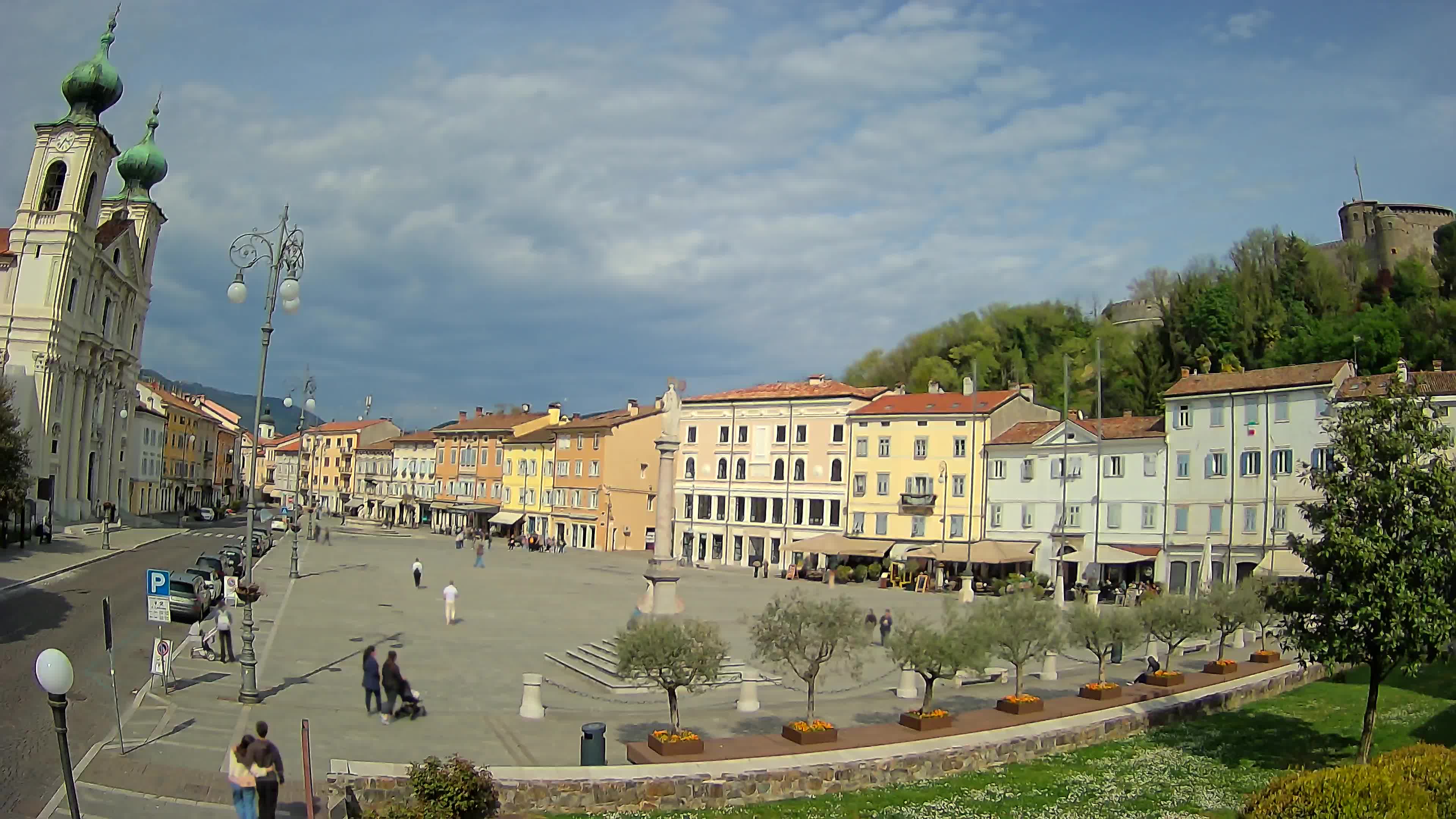 Gorizia Piazza della Vittoria e chiesa di S. Ignazio