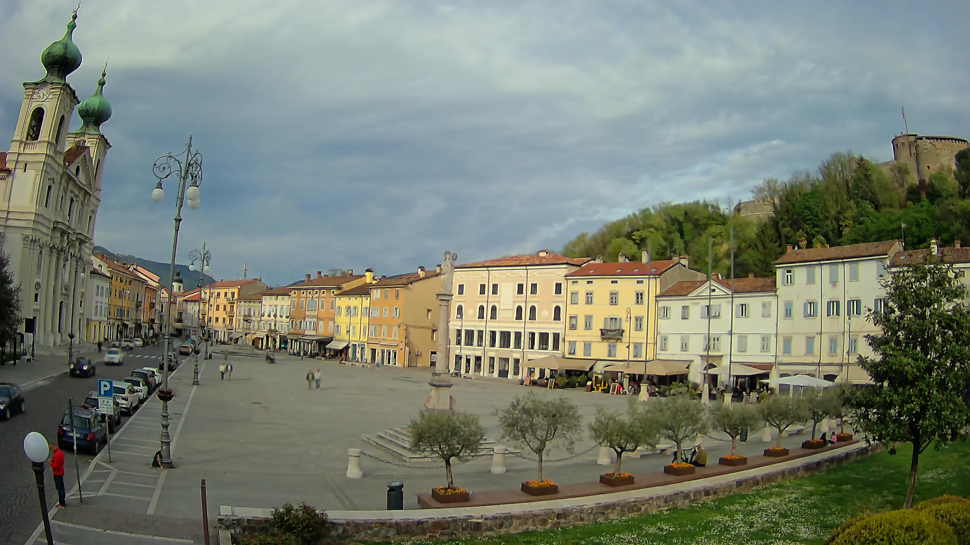 Gorizia – Plaza Vittoria – iglesia de San Pedro. Ignacio