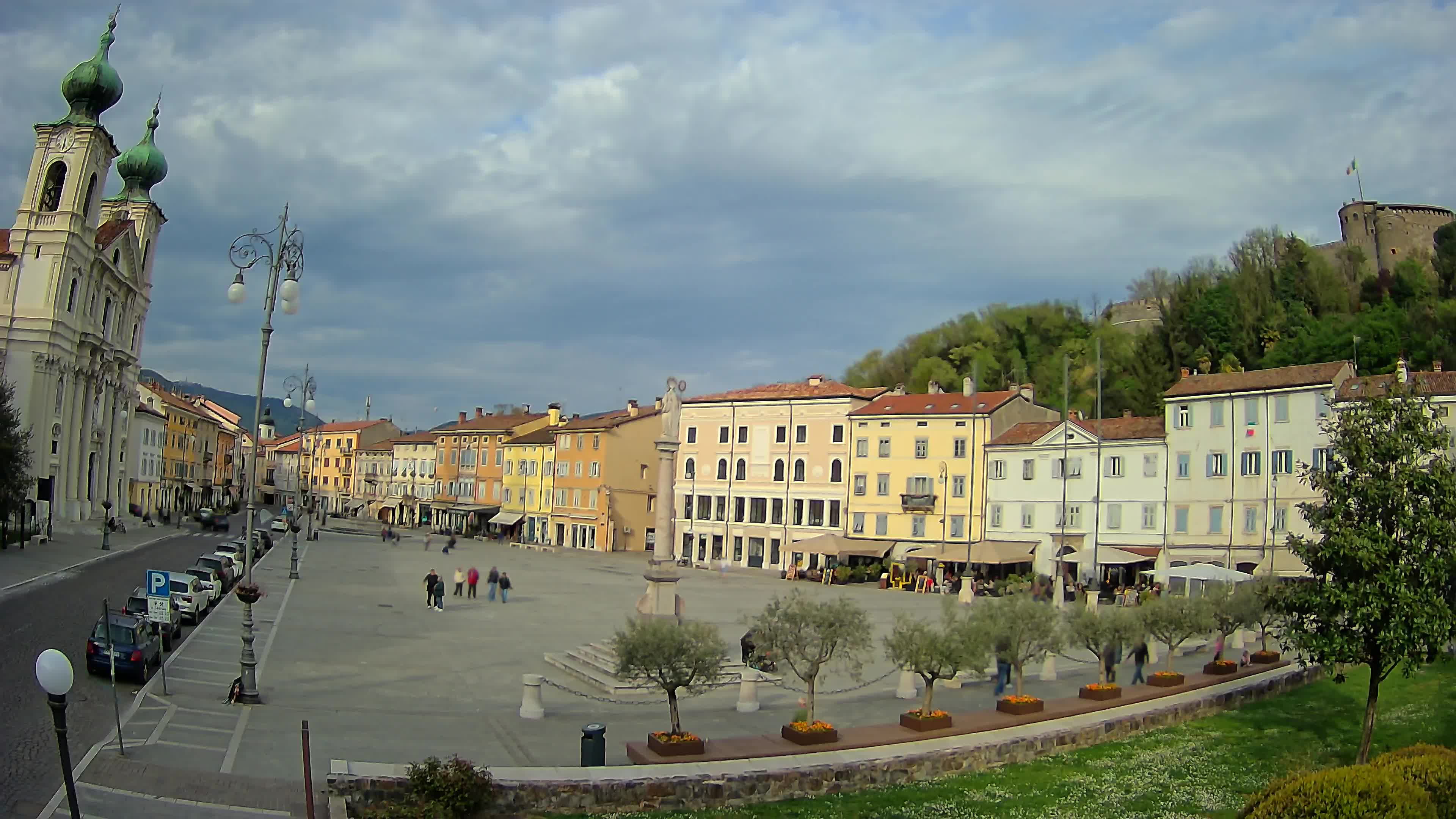Gorizia Piazza della Vittoria e chiesa di S. Ignazio