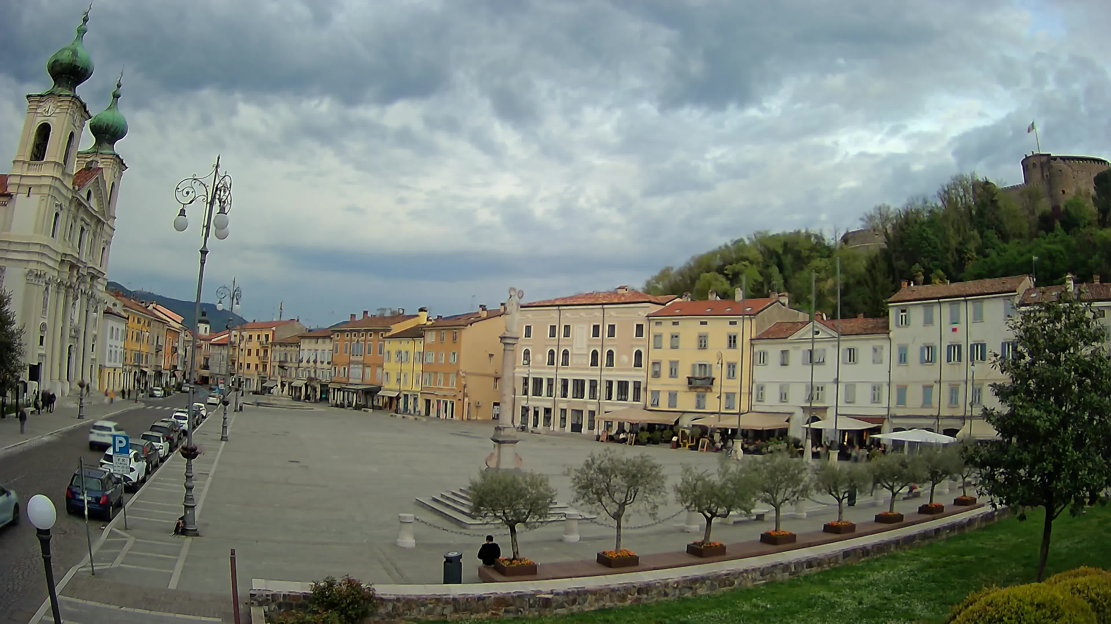 Gorizia Piazza della Vittoria e chiesa di S. Ignazio