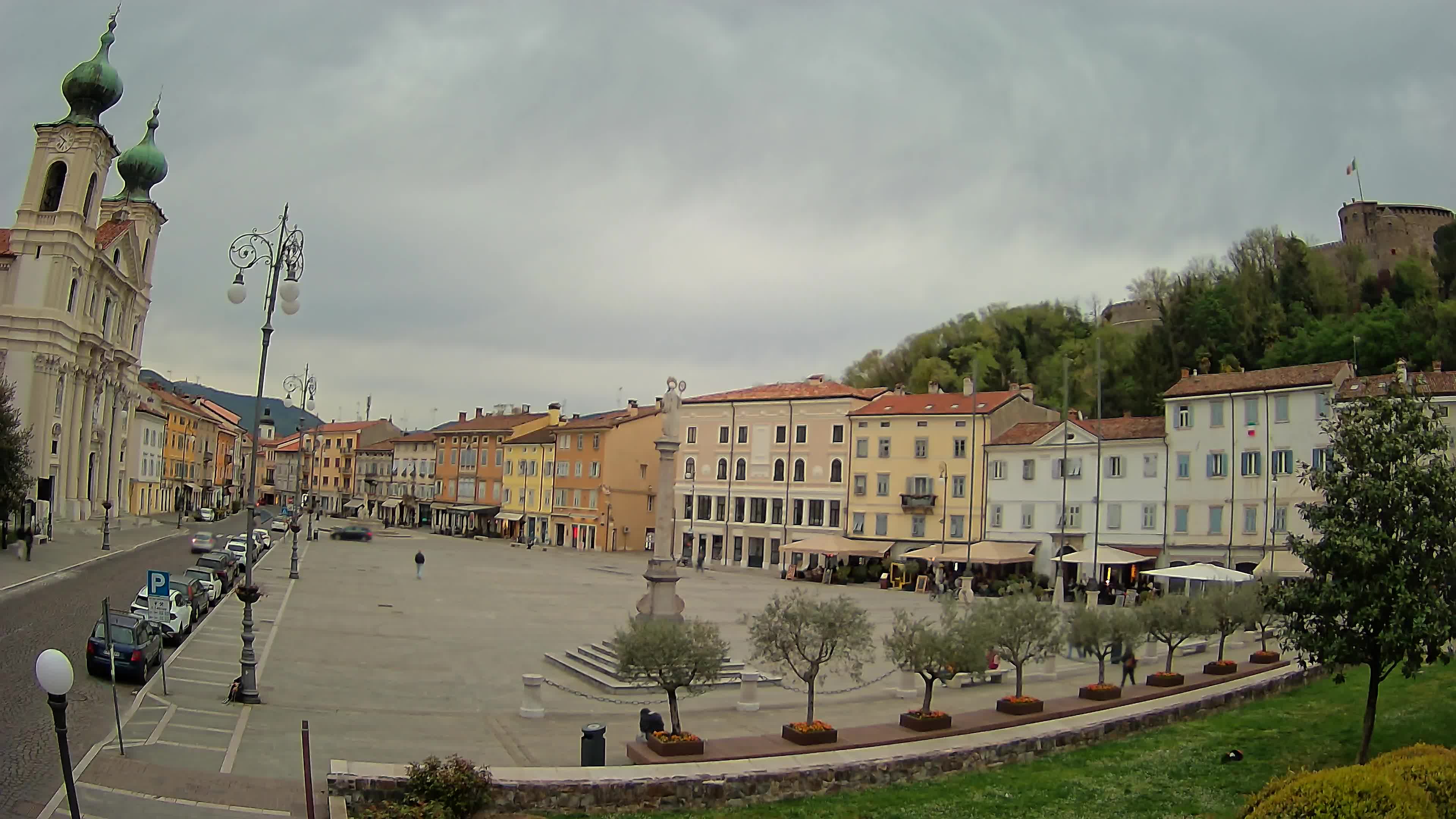 Gorizia – Plaza Vittoria – iglesia de San Pedro. Ignacio