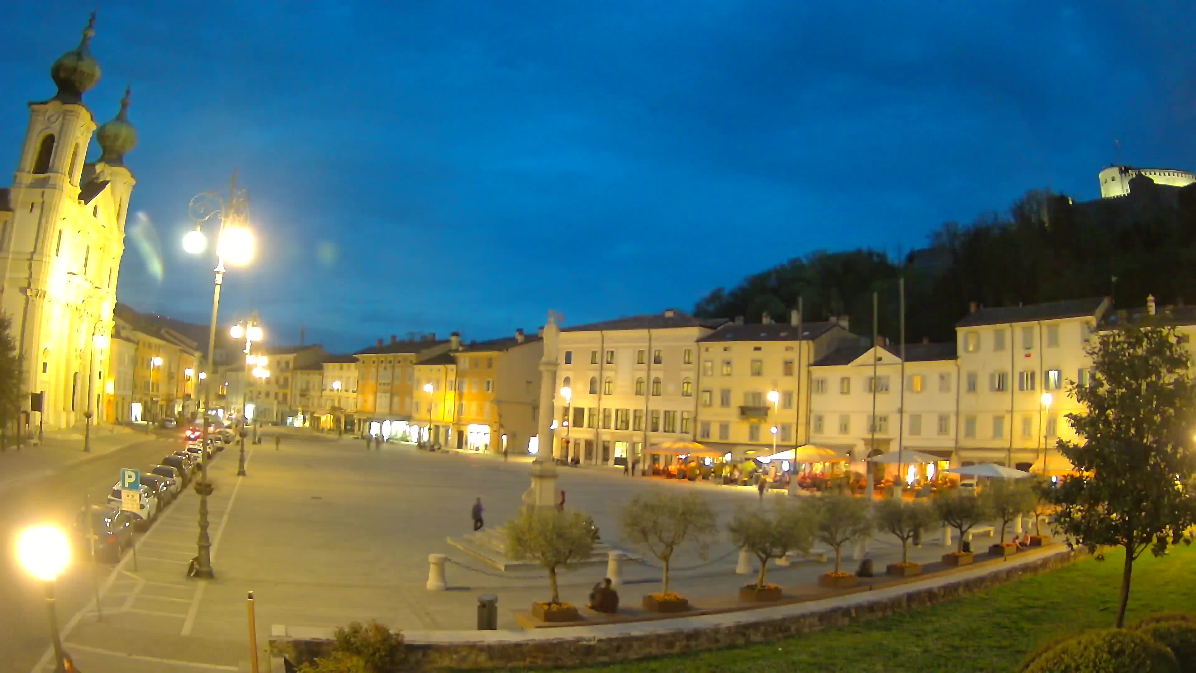 Gorizia Piazza della Vittoria e chiesa di S. Ignazio