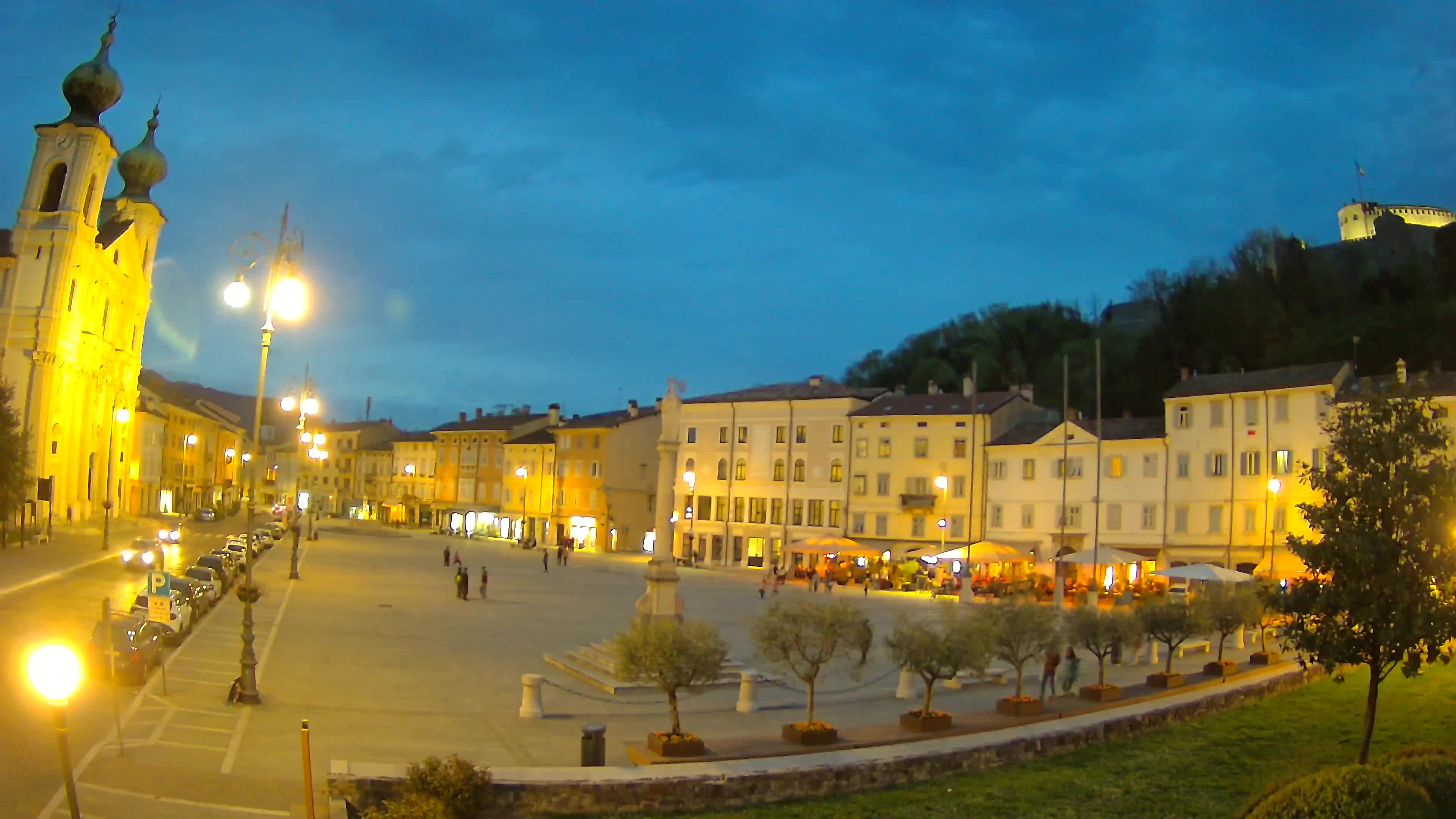 Gorizia Piazza della Vittoria e chiesa di S. Ignazio