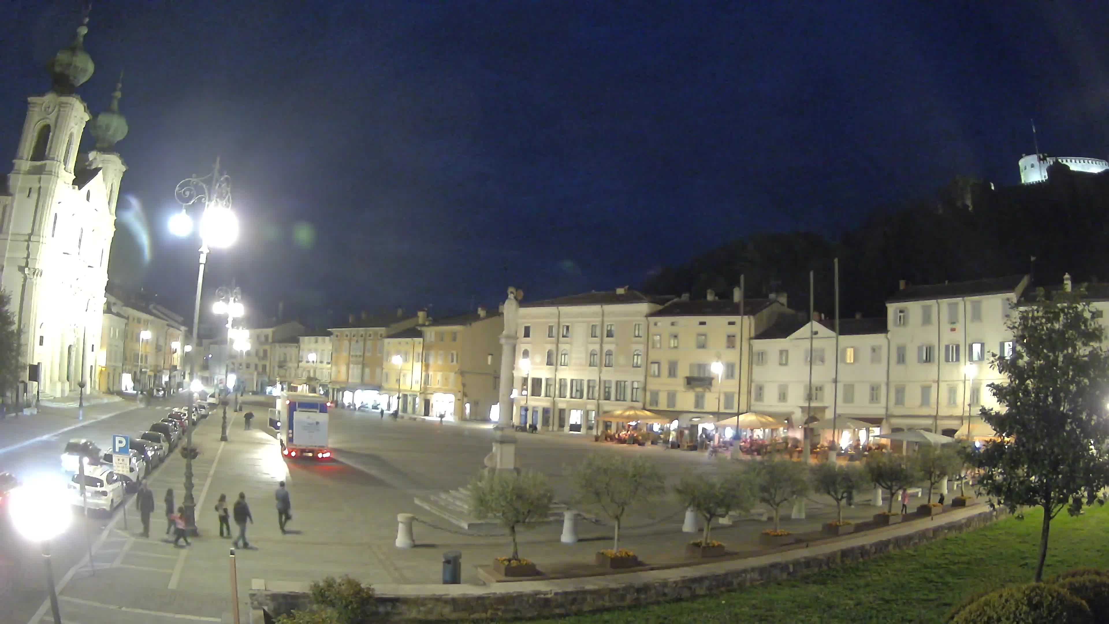Gorizia Piazza della Vittoria e chiesa di S. Ignazio