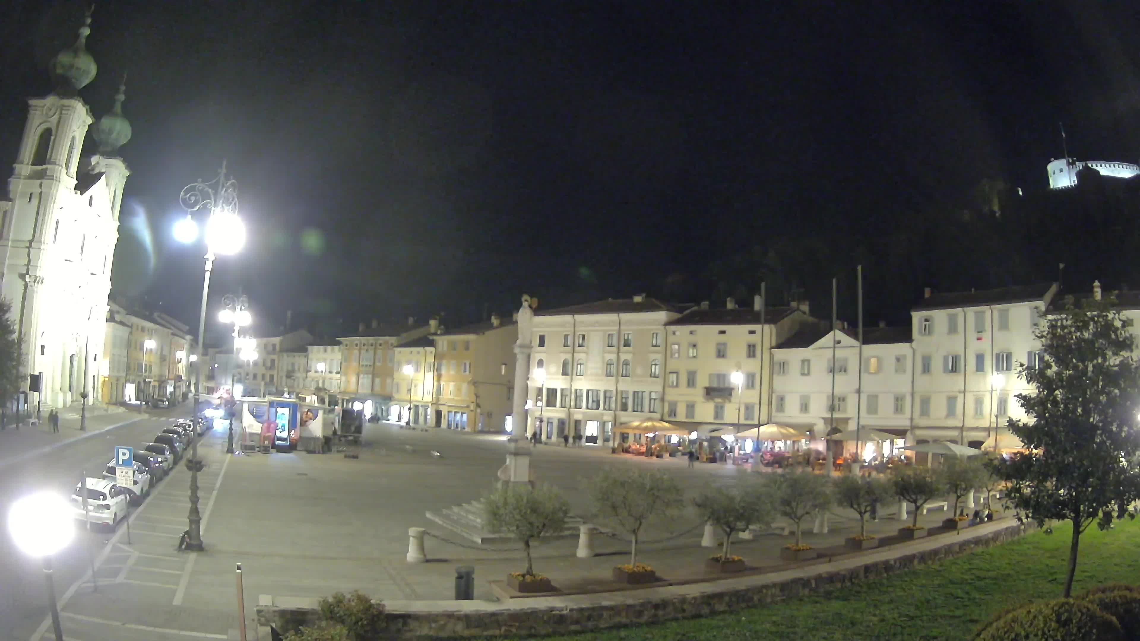 Kamera Gorica Travnik in cerkev sv. Ignacija