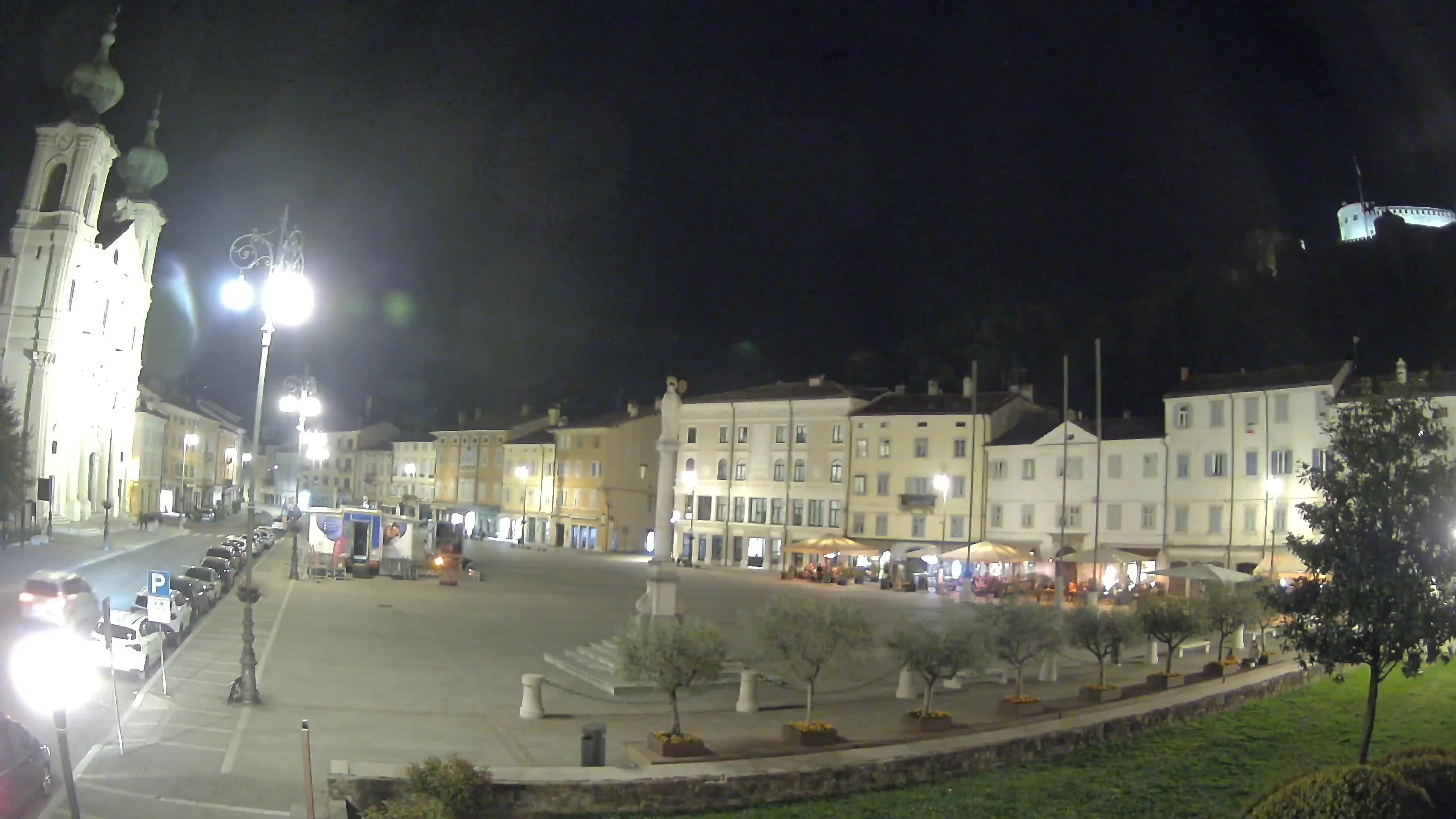 Kamera Gorica Travnik in cerkev sv. Ignacija