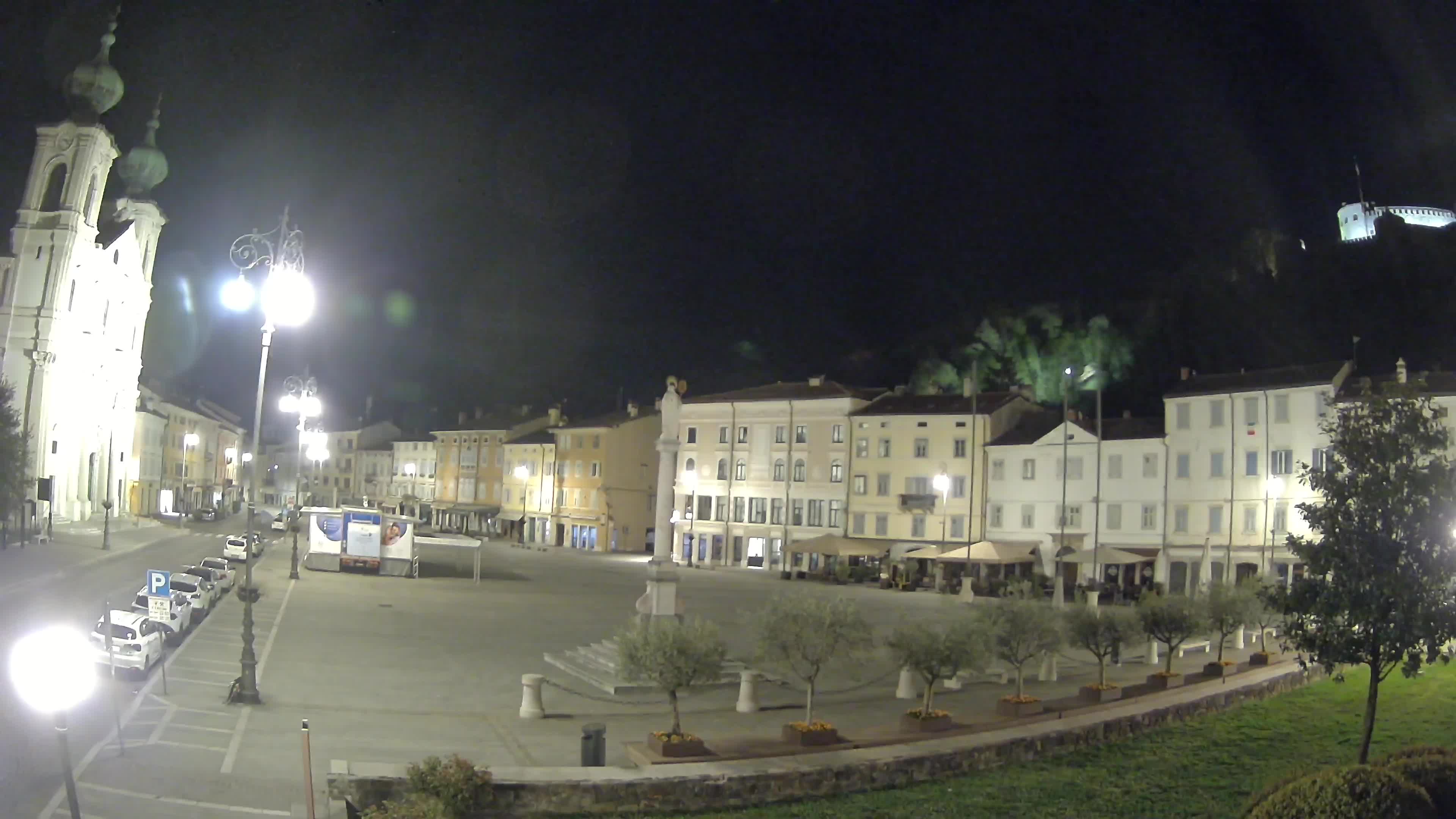 Kamera Gorica Travnik in cerkev sv. Ignacija