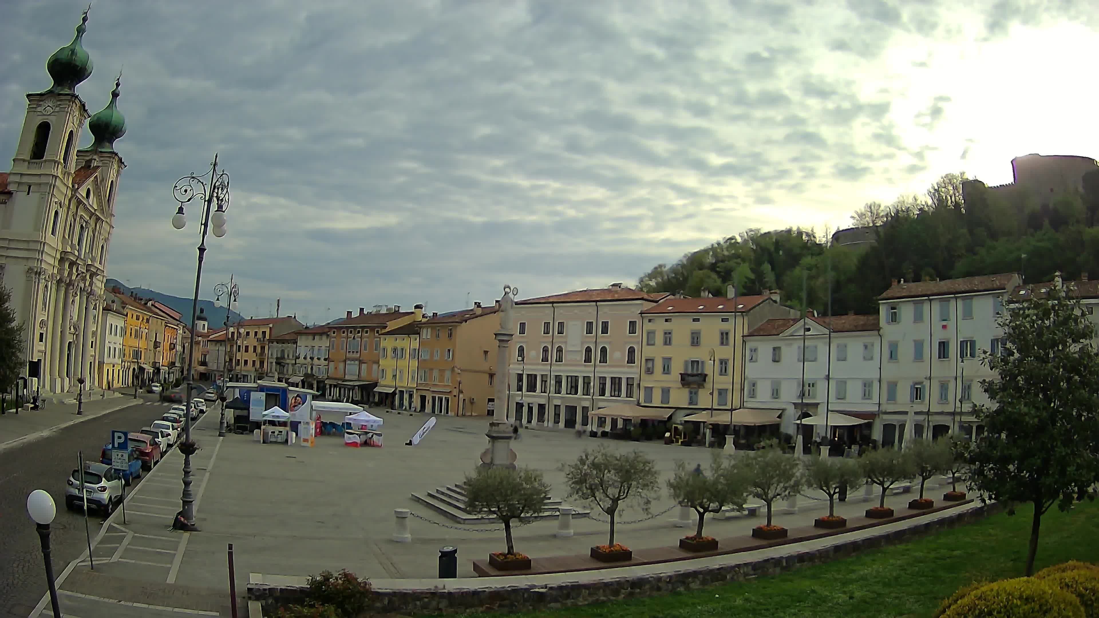 Gorizia Piazza della Vittoria e chiesa di S. Ignazio