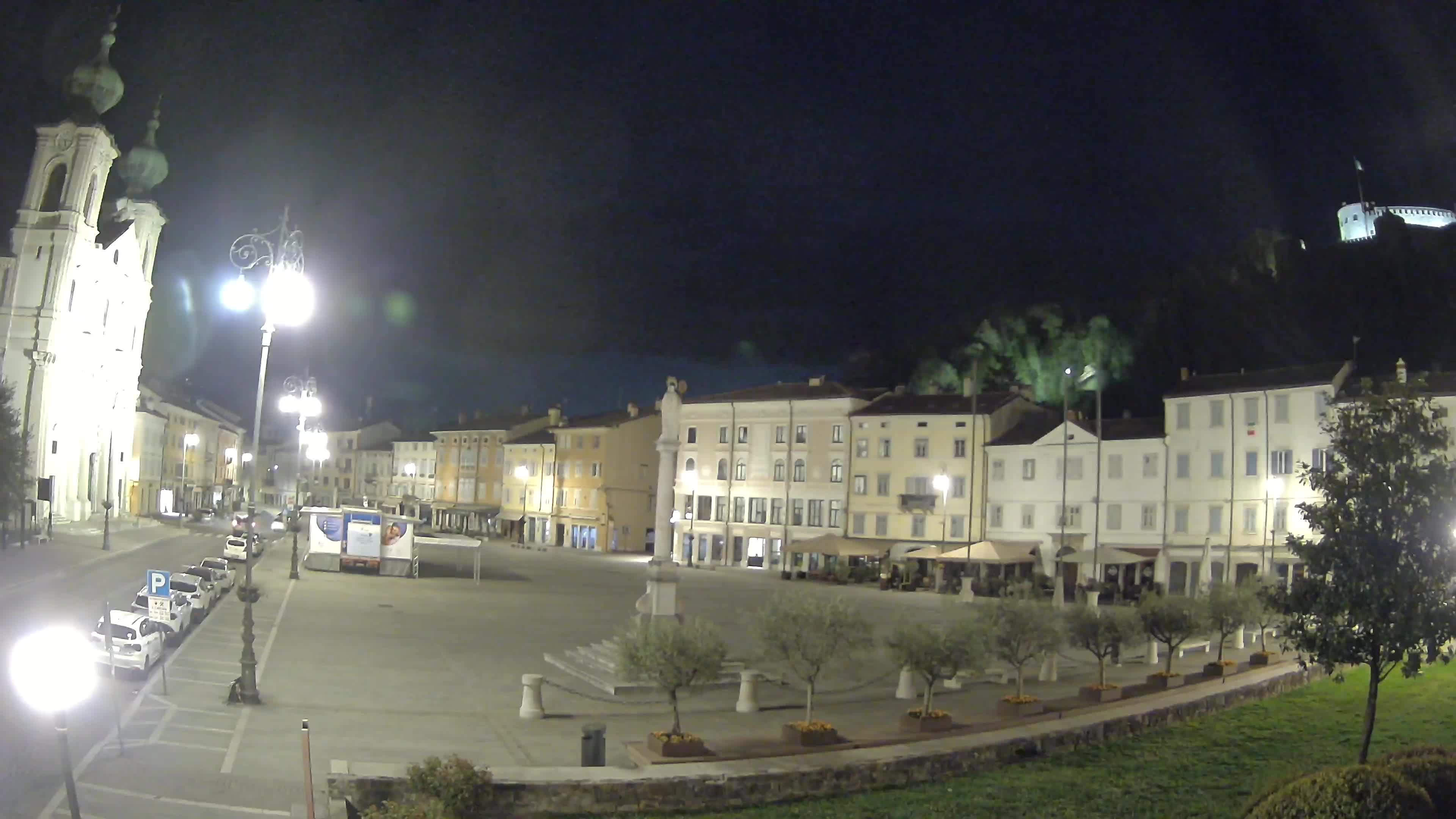 Gorizia Piazza della Vittoria e chiesa di S. Ignazio