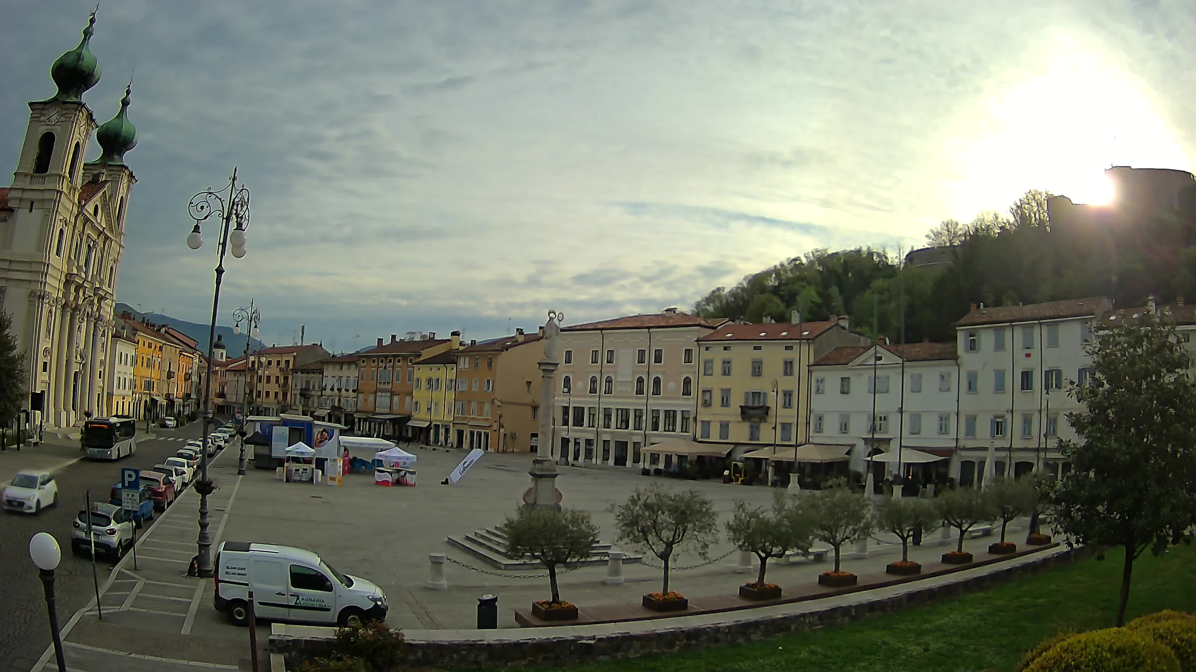 Gorizia Piazza della Vittoria e chiesa di S. Ignazio