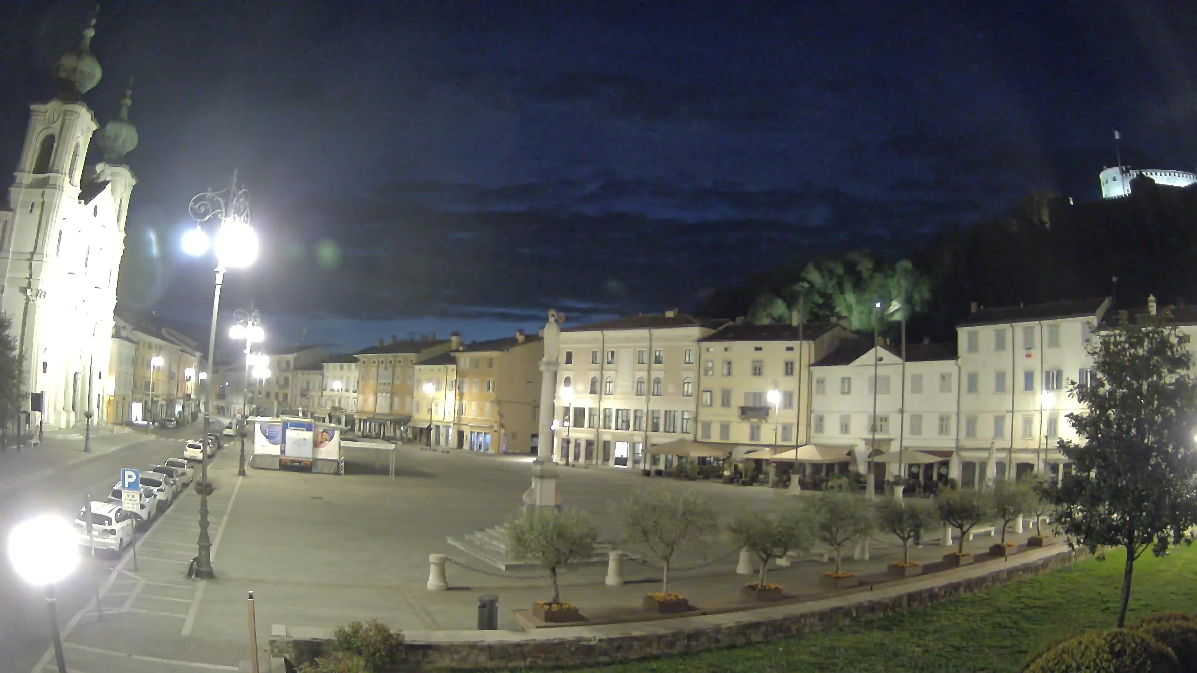 Gorizia Piazza della Vittoria e chiesa di S. Ignazio