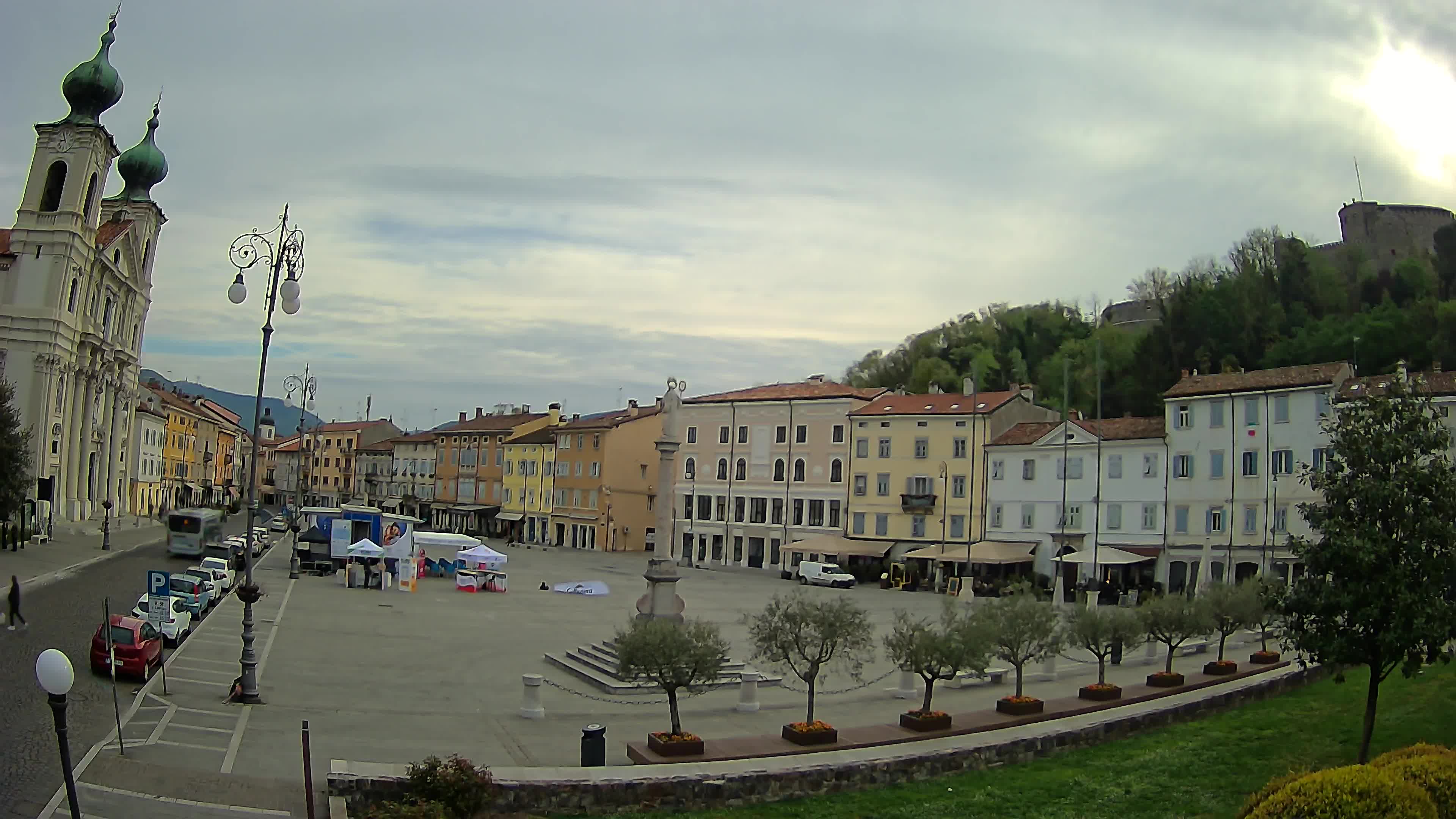 Gorizia Piazza della Vittoria e chiesa di S. Ignazio