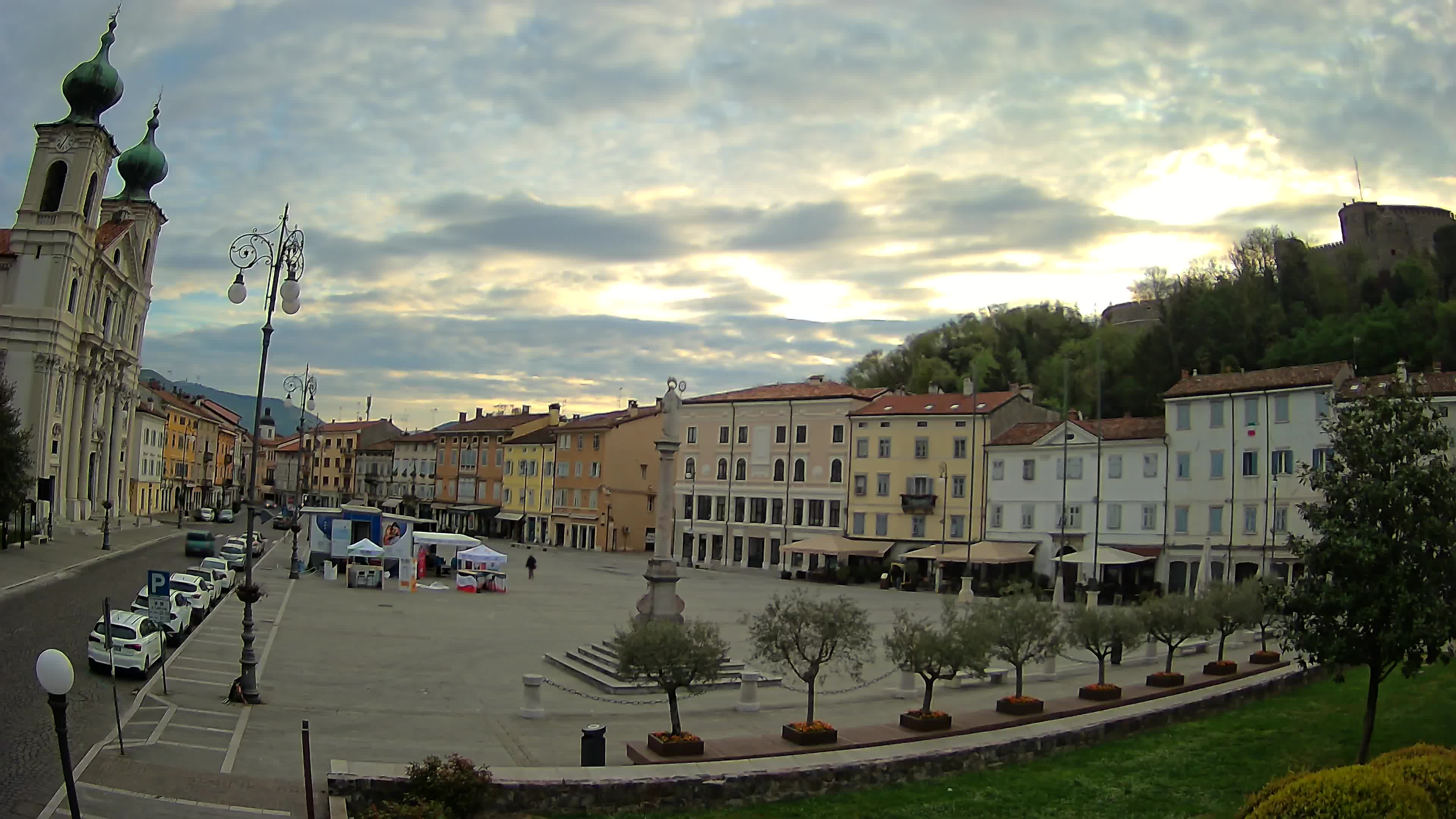 Gorizia – Plaza Vittoria – iglesia de San Pedro. Ignacio