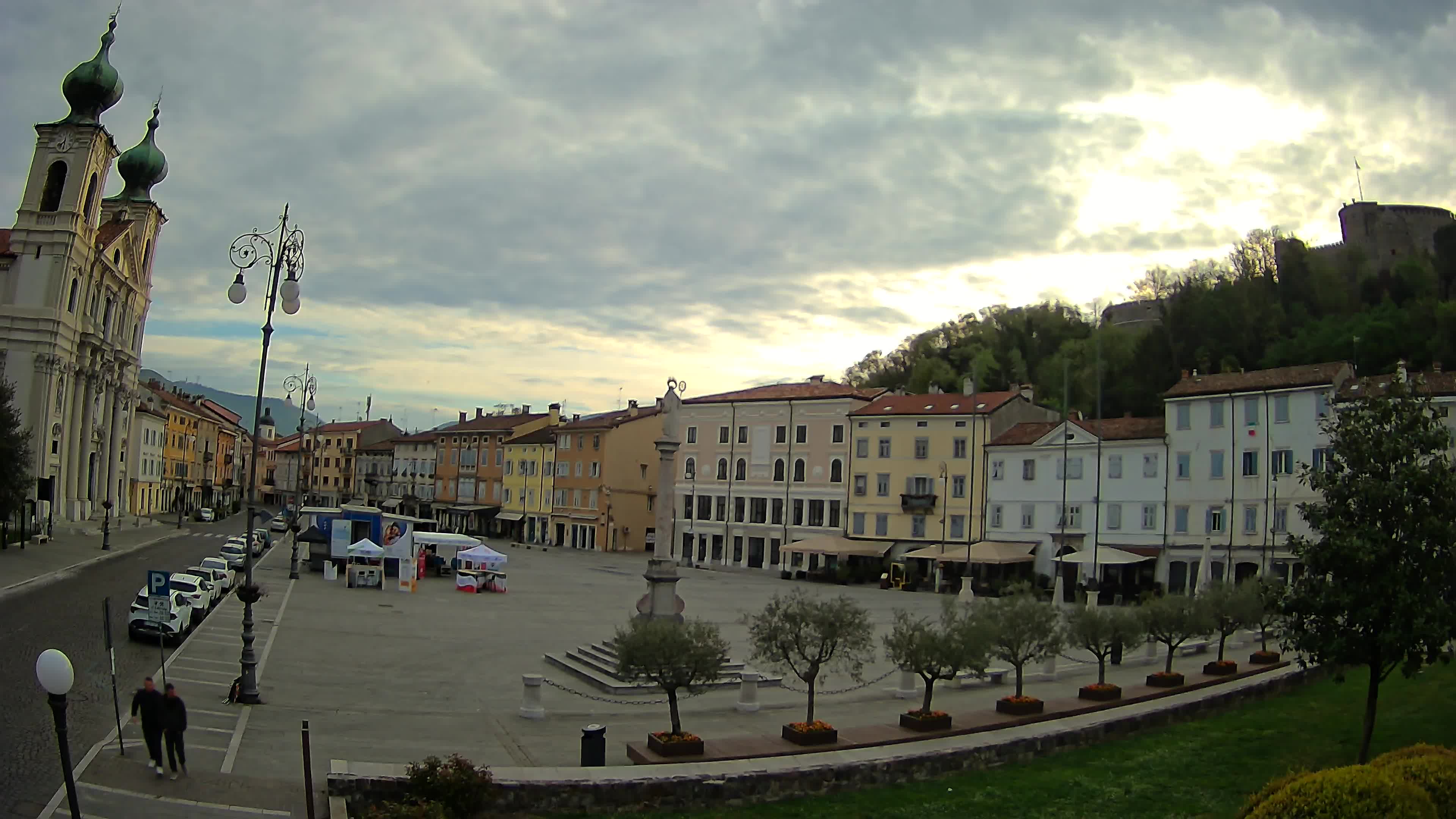 Gorizia Piazza della Vittoria e chiesa di S. Ignazio
