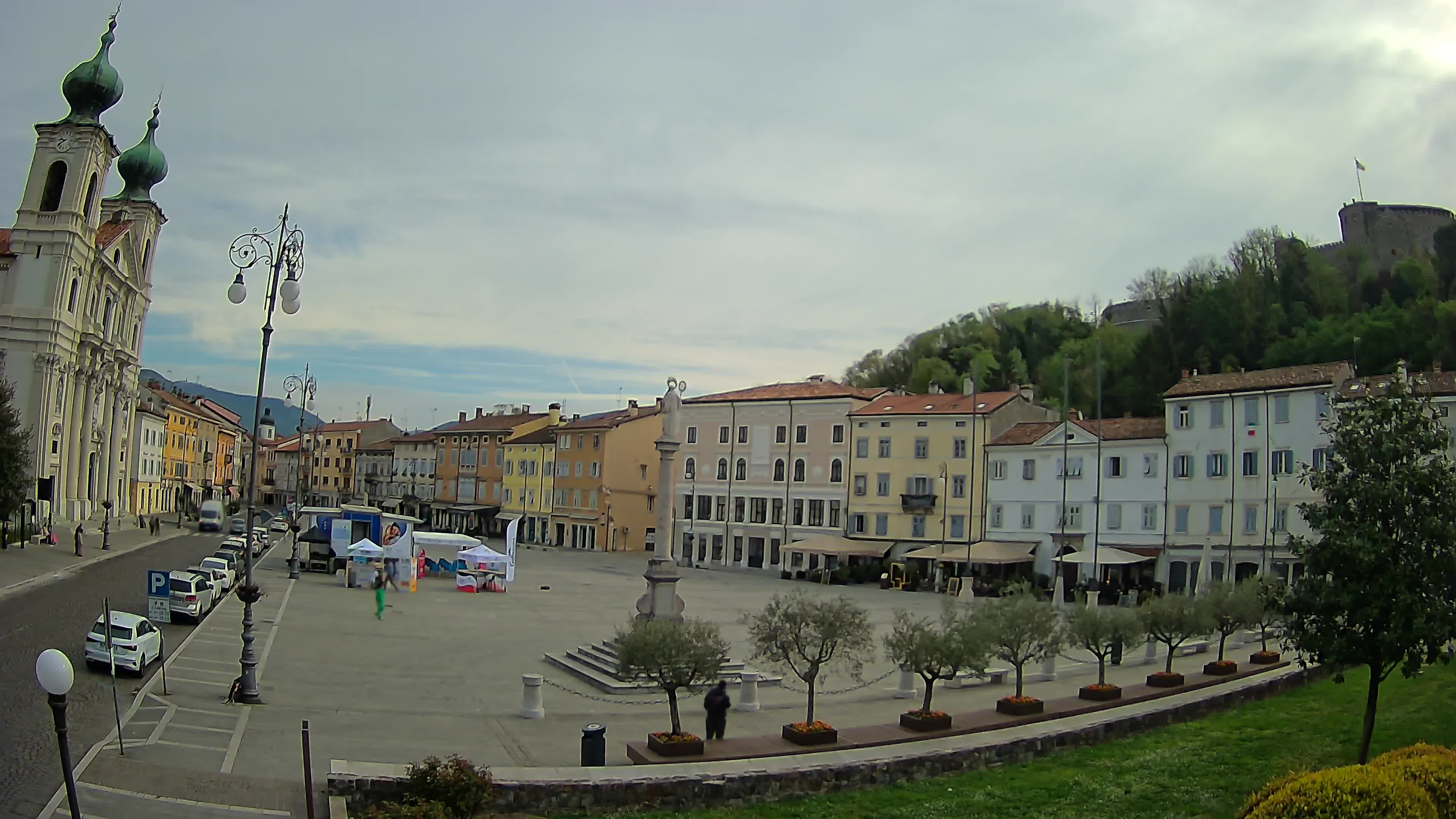 Gorizia Piazza della Vittoria e chiesa di S. Ignazio