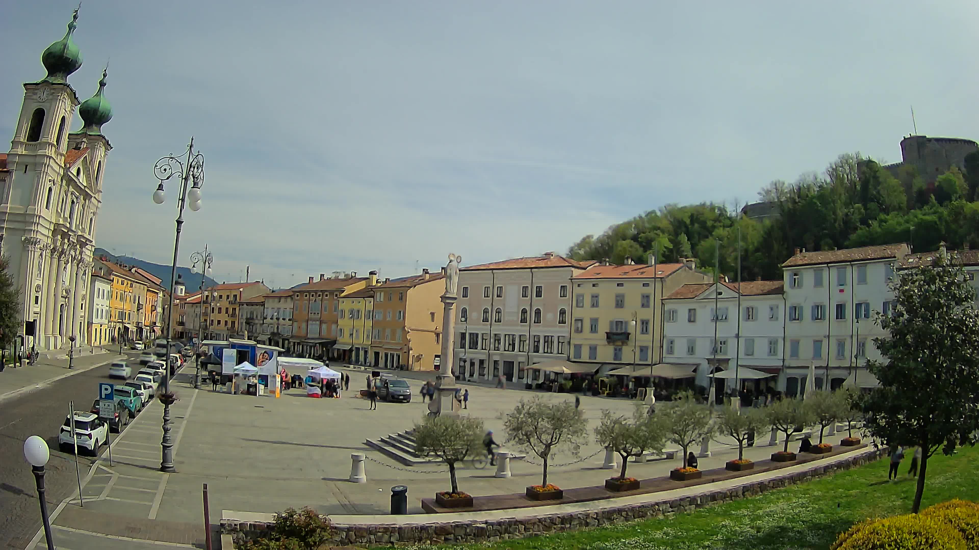 Gorizia – Plaza Vittoria – iglesia de San Pedro. Ignacio