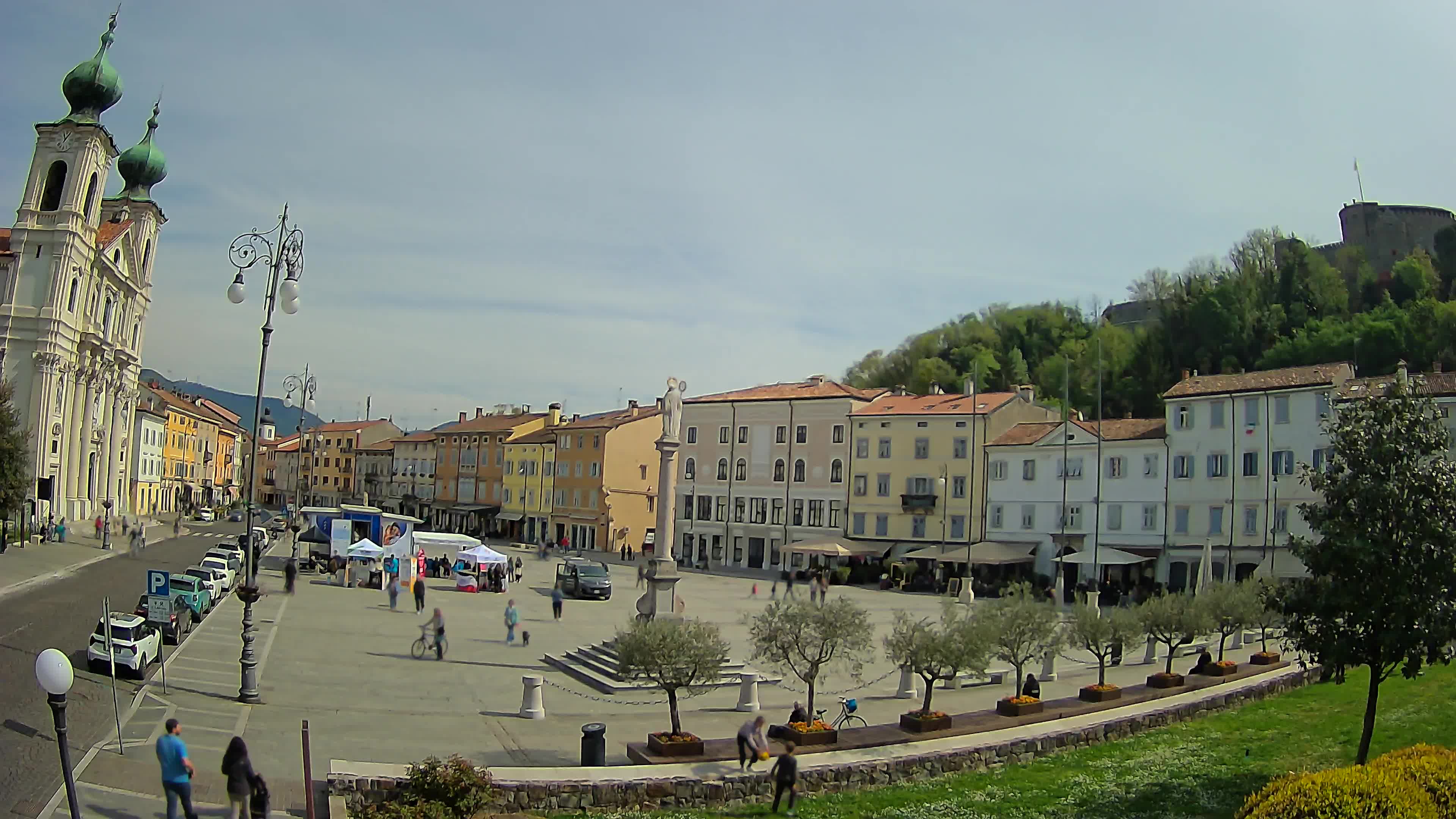 Gorizia – Plaza Vittoria – iglesia de San Pedro. Ignacio