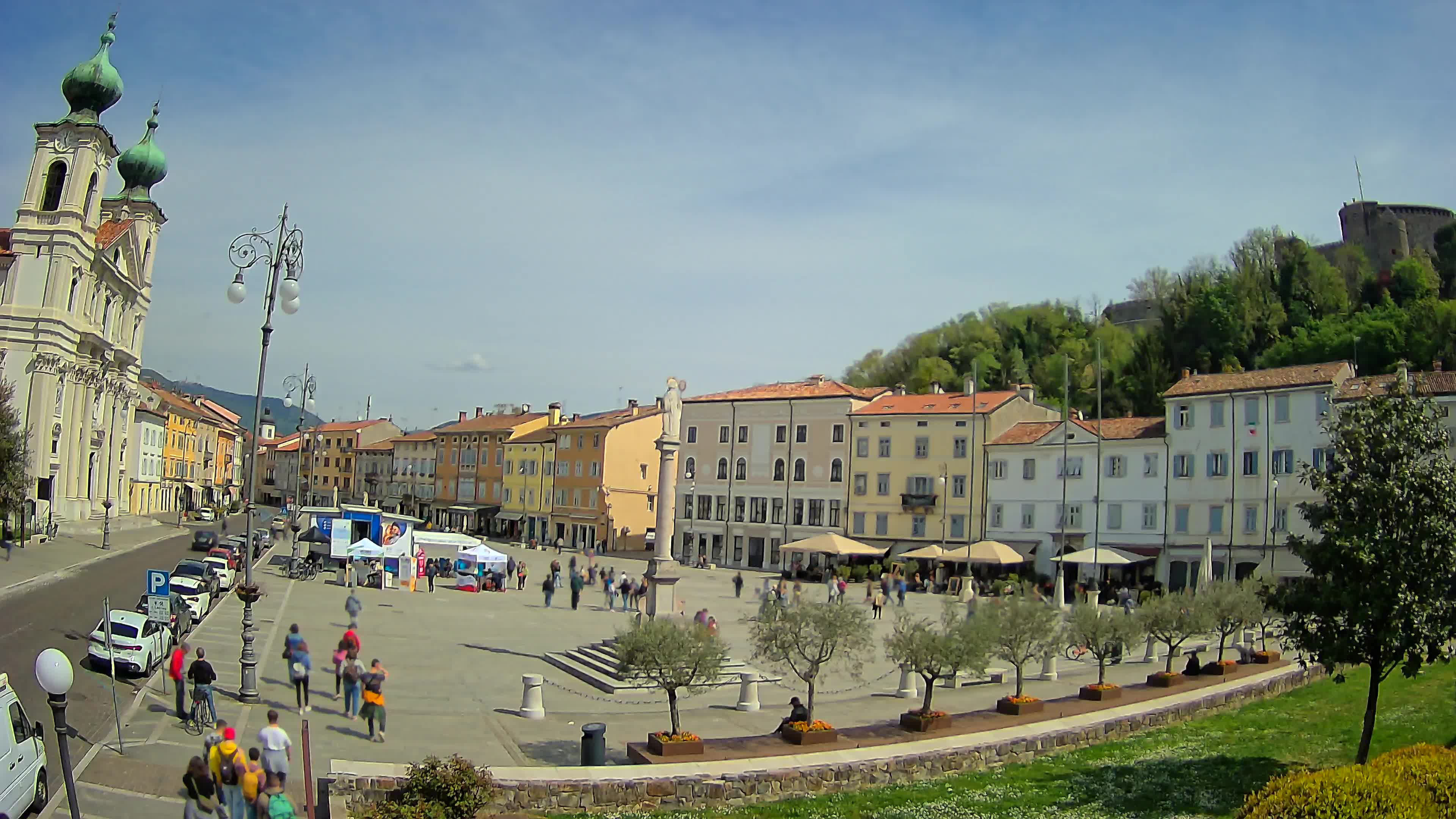 Gorizia Piazza della Vittoria e chiesa di S. Ignazio