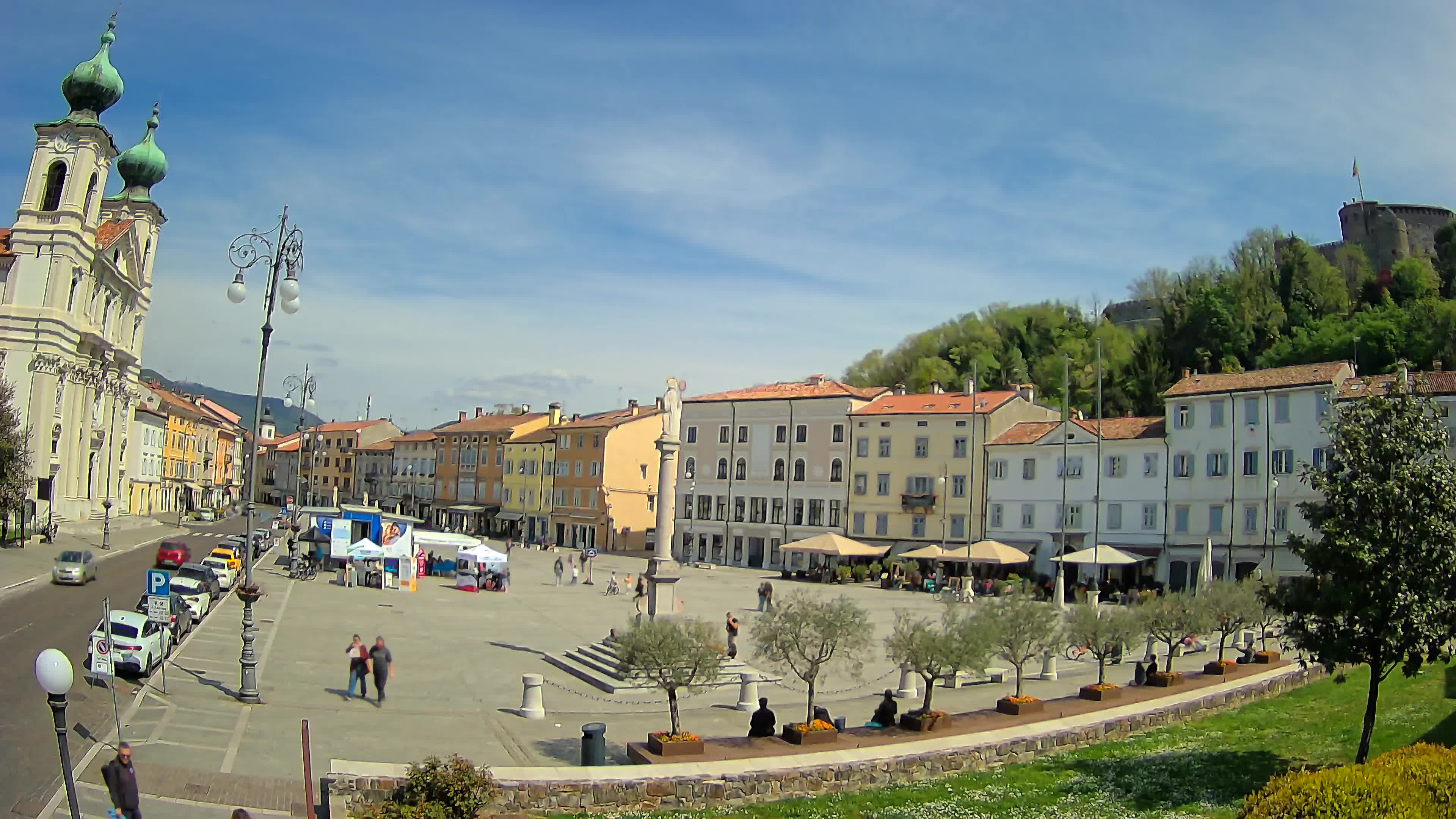 Gorizia – Plaza Vittoria – iglesia de San Pedro. Ignacio