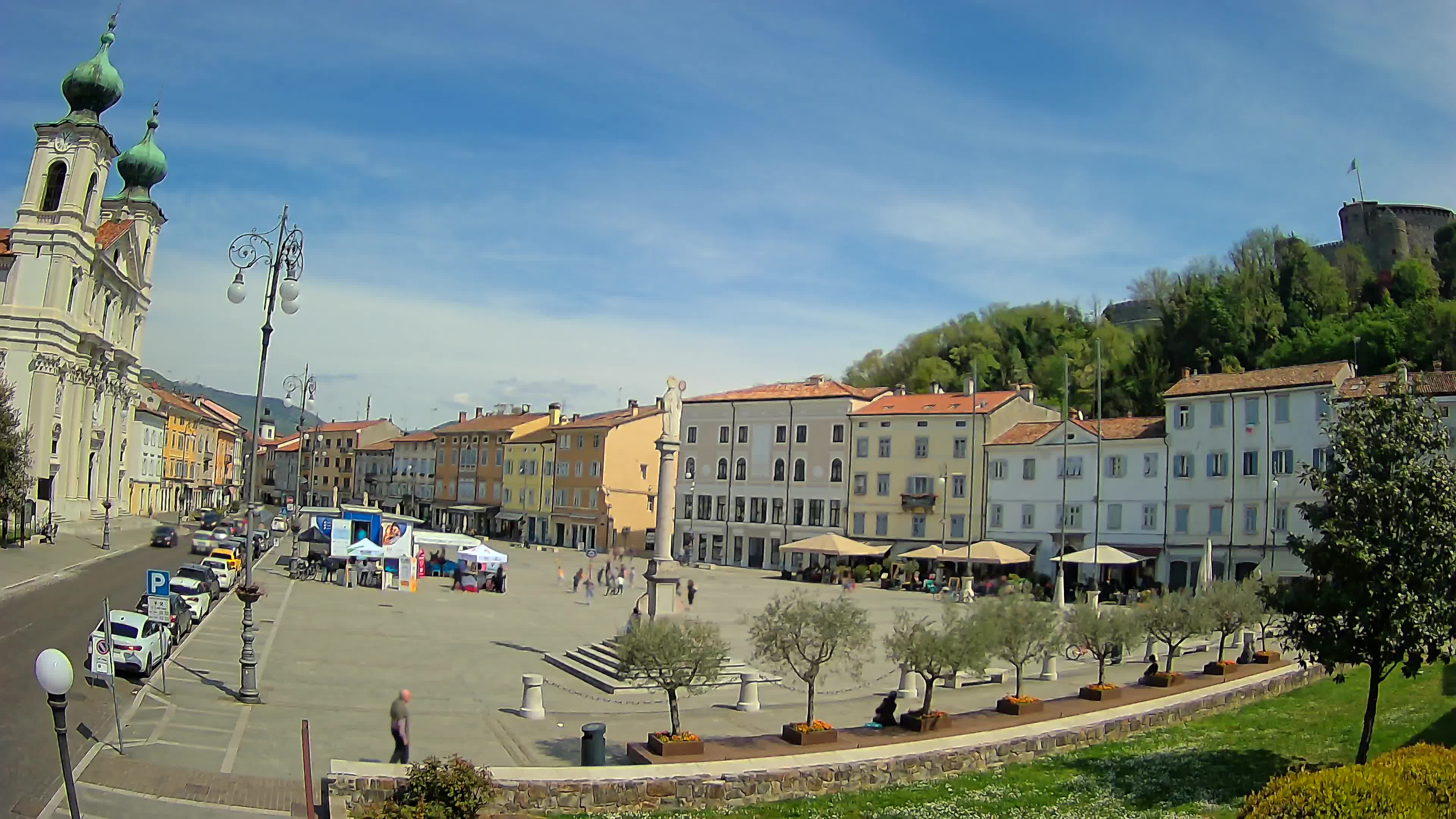 Gorizia Piazza della Vittoria e chiesa di S. Ignazio