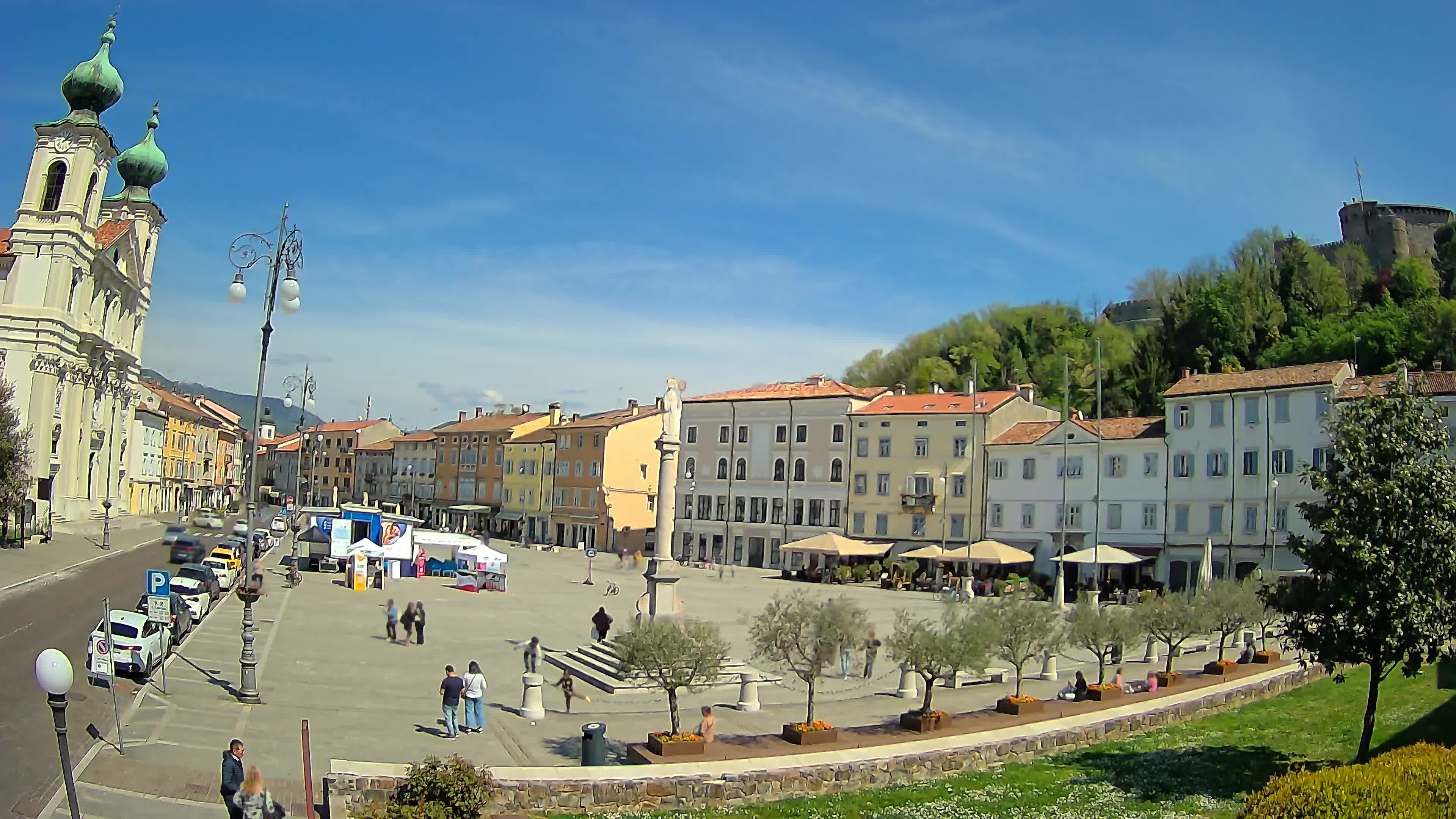 Gorizia Piazza della Vittoria e chiesa di S. Ignazio