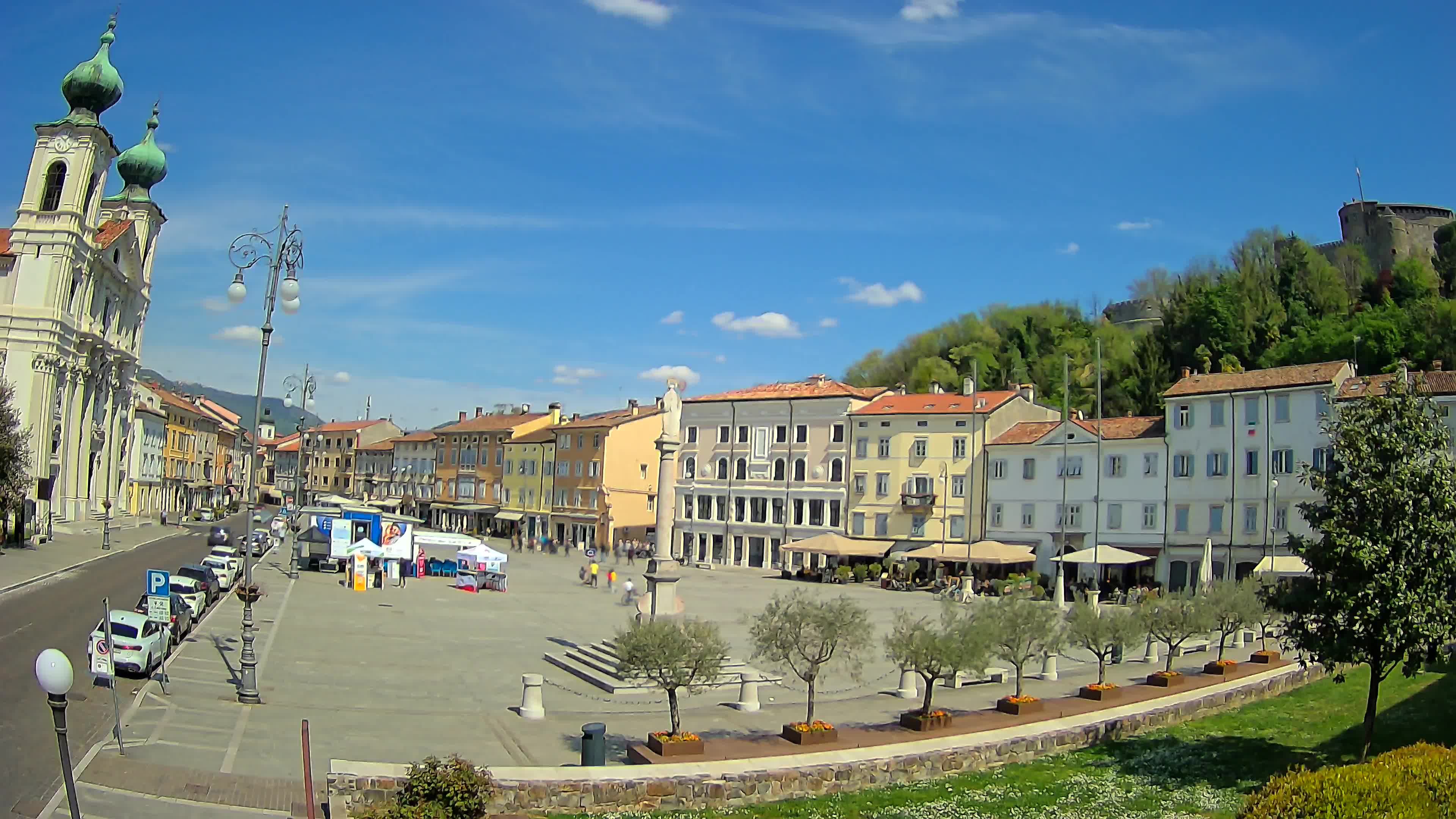 Gorizia – Plaza Vittoria – iglesia de San Pedro. Ignacio
