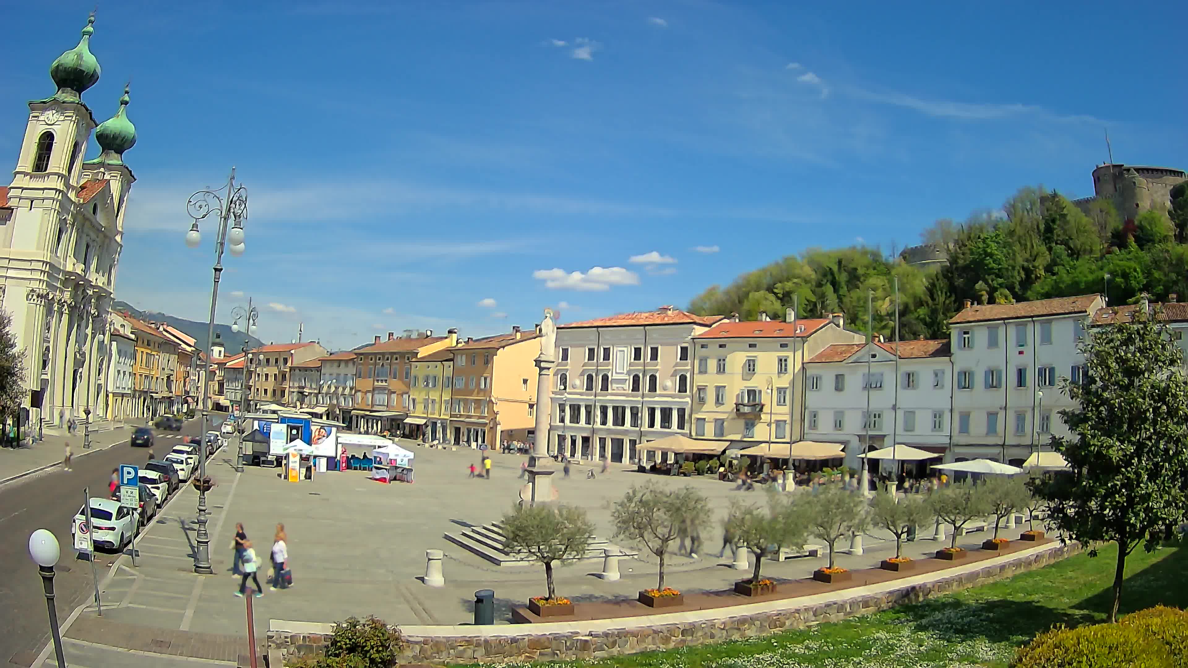 Gorizia – Plaza Vittoria – iglesia de San Pedro. Ignacio