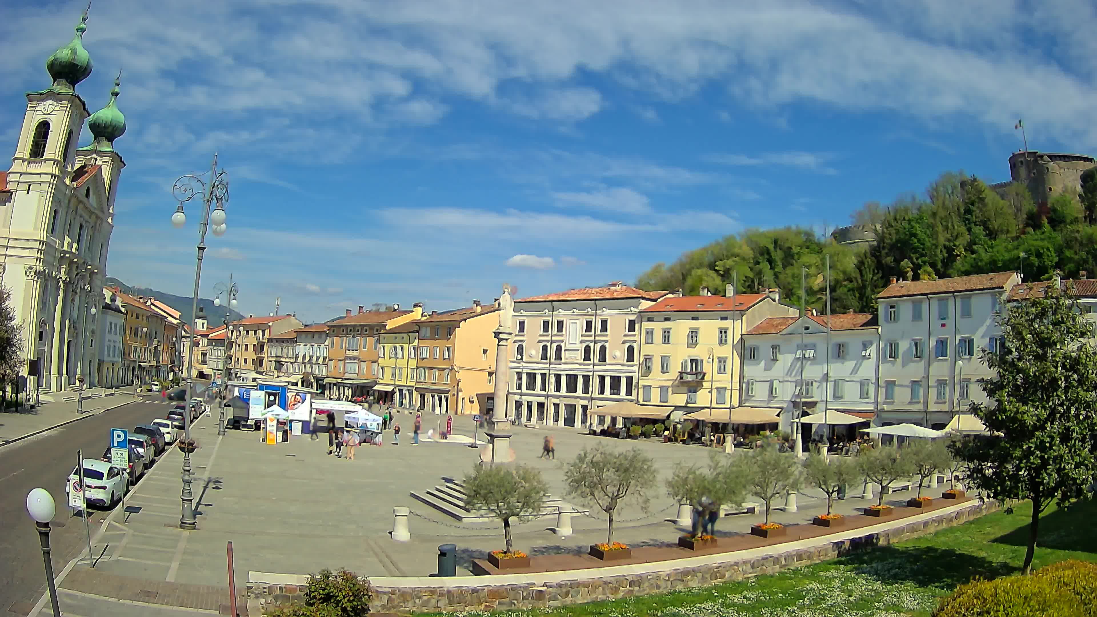 Gorizia Piazza della Vittoria e chiesa di S. Ignazio