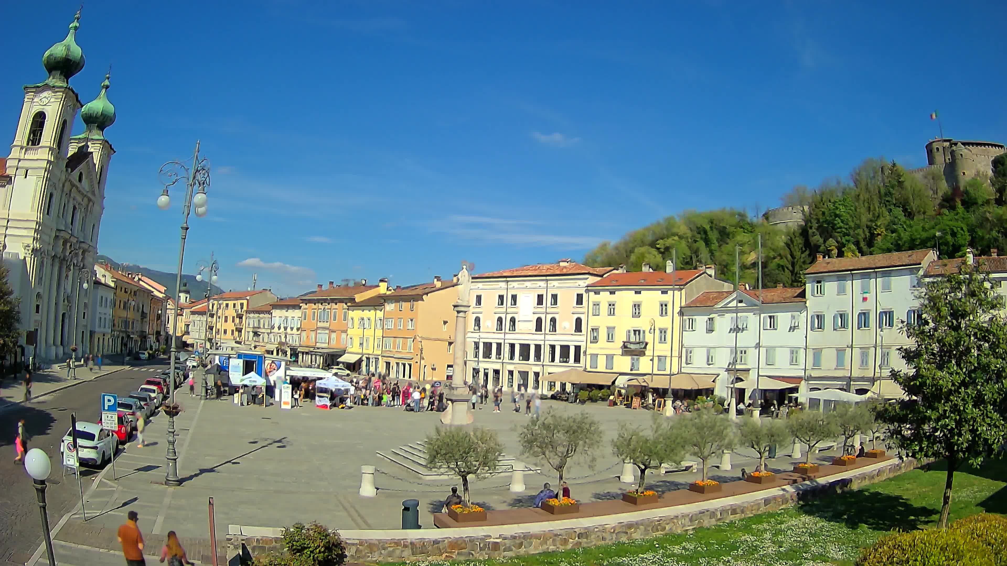 Gorizia Piazza della Vittoria e chiesa di S. Ignazio