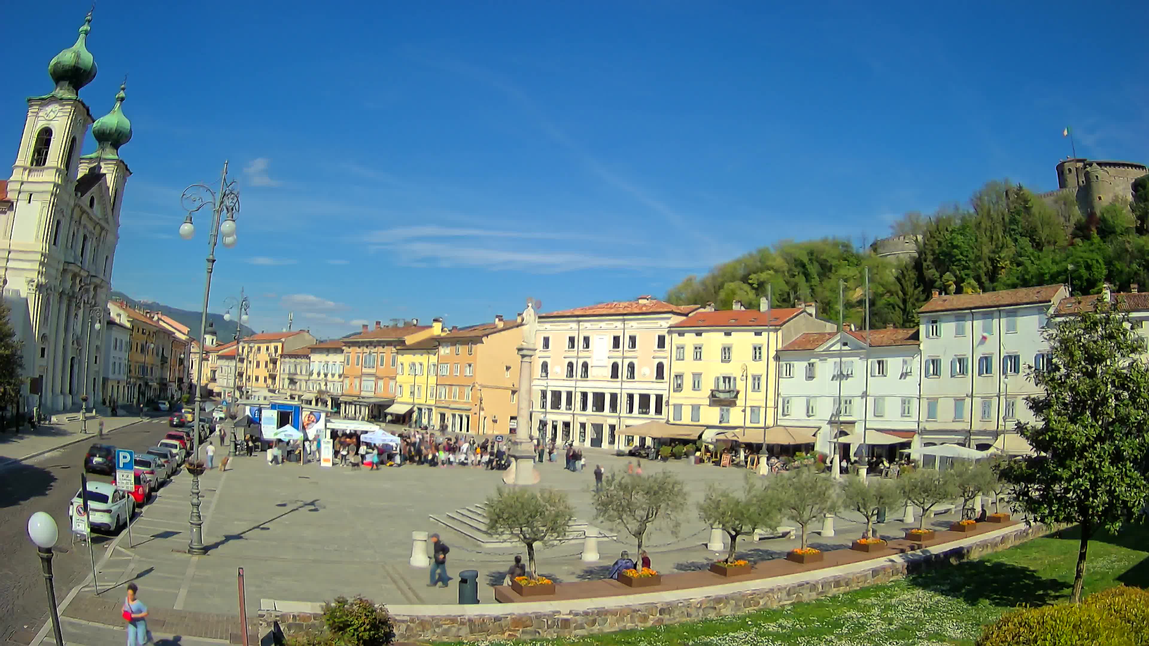 Gorizia – Plaza Vittoria – iglesia de San Pedro. Ignacio
