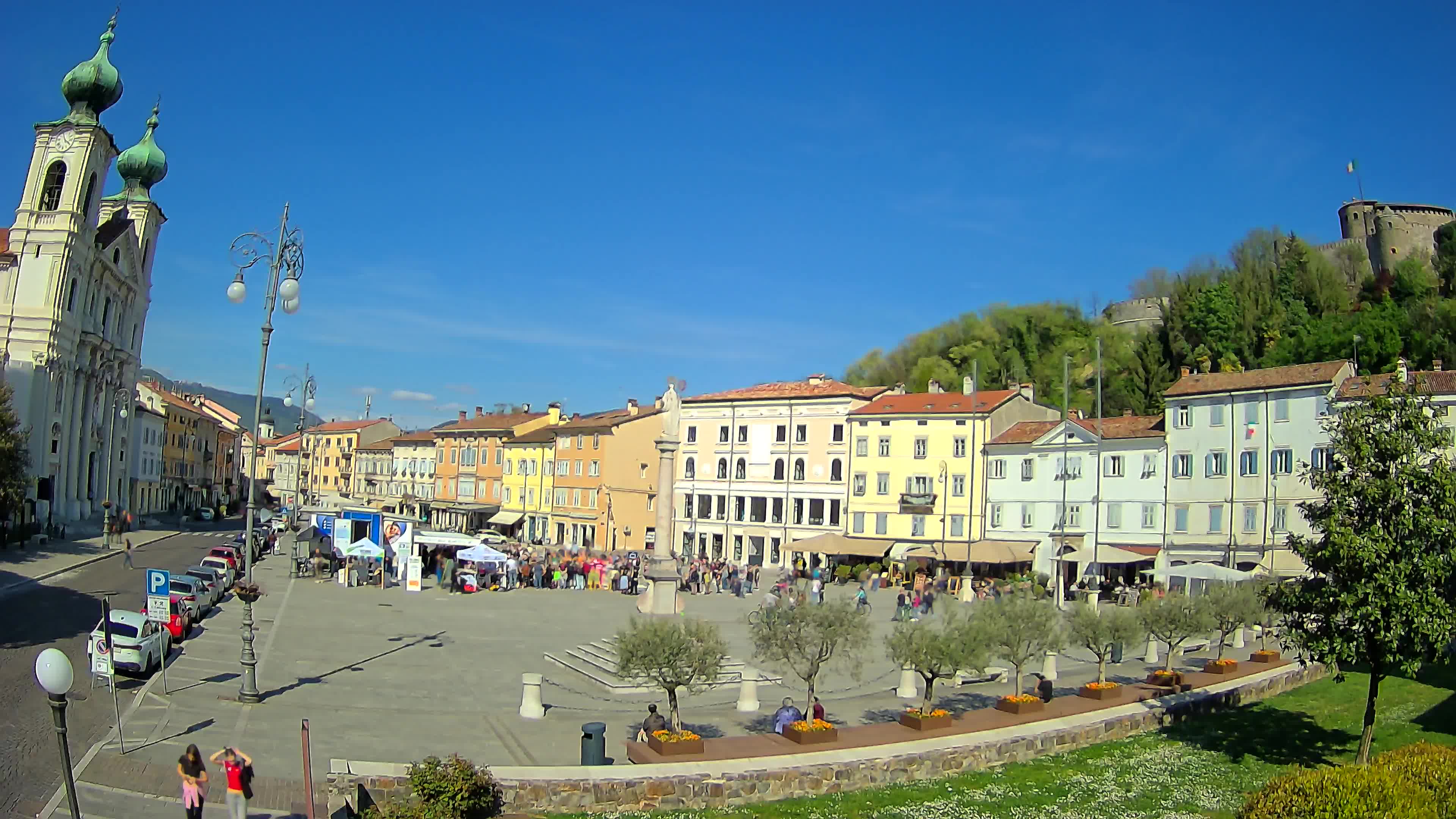 Gorizia – Plaza Vittoria – iglesia de San Pedro. Ignacio