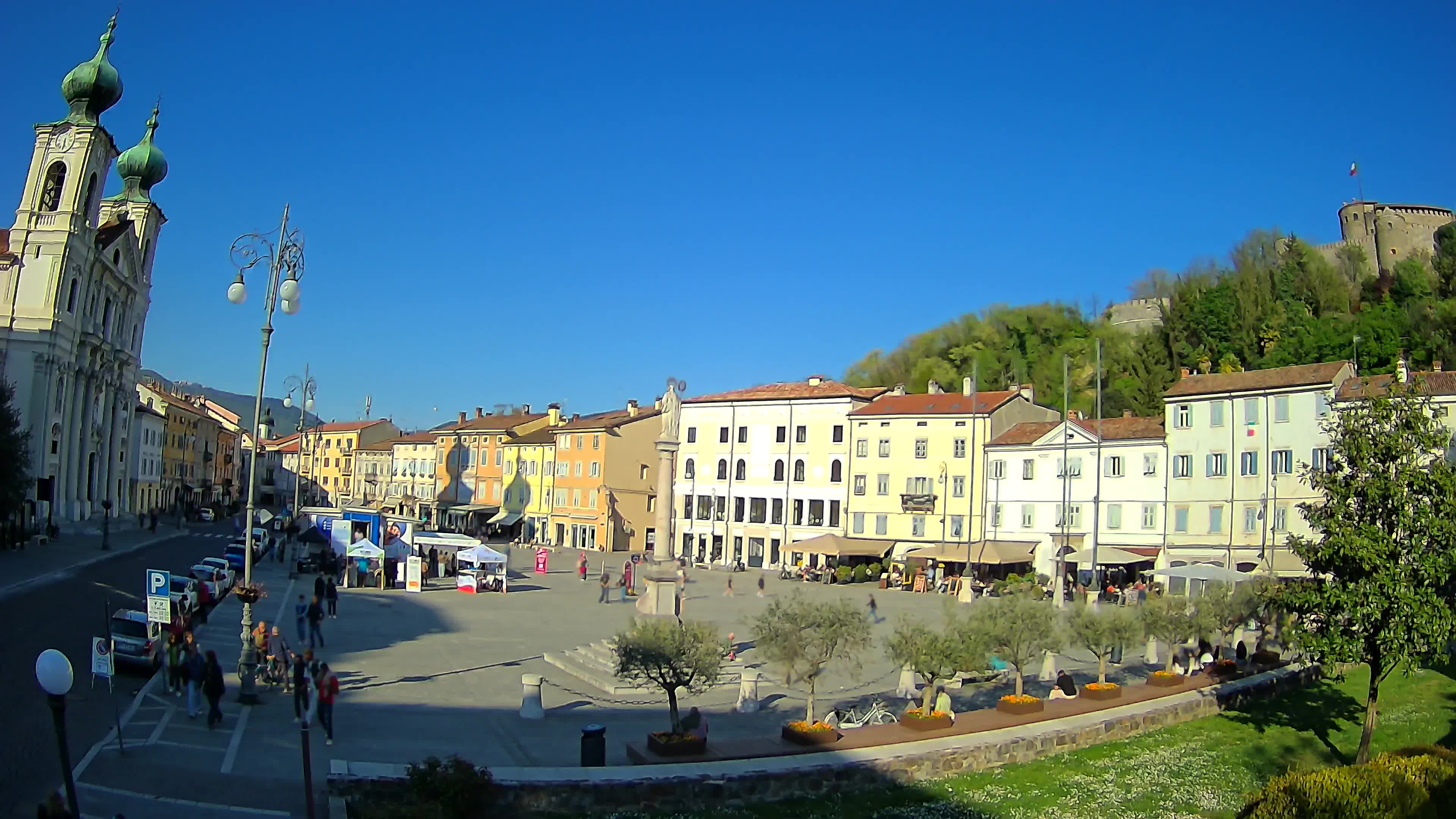 Gorizia Piazza della Vittoria e chiesa di S. Ignazio