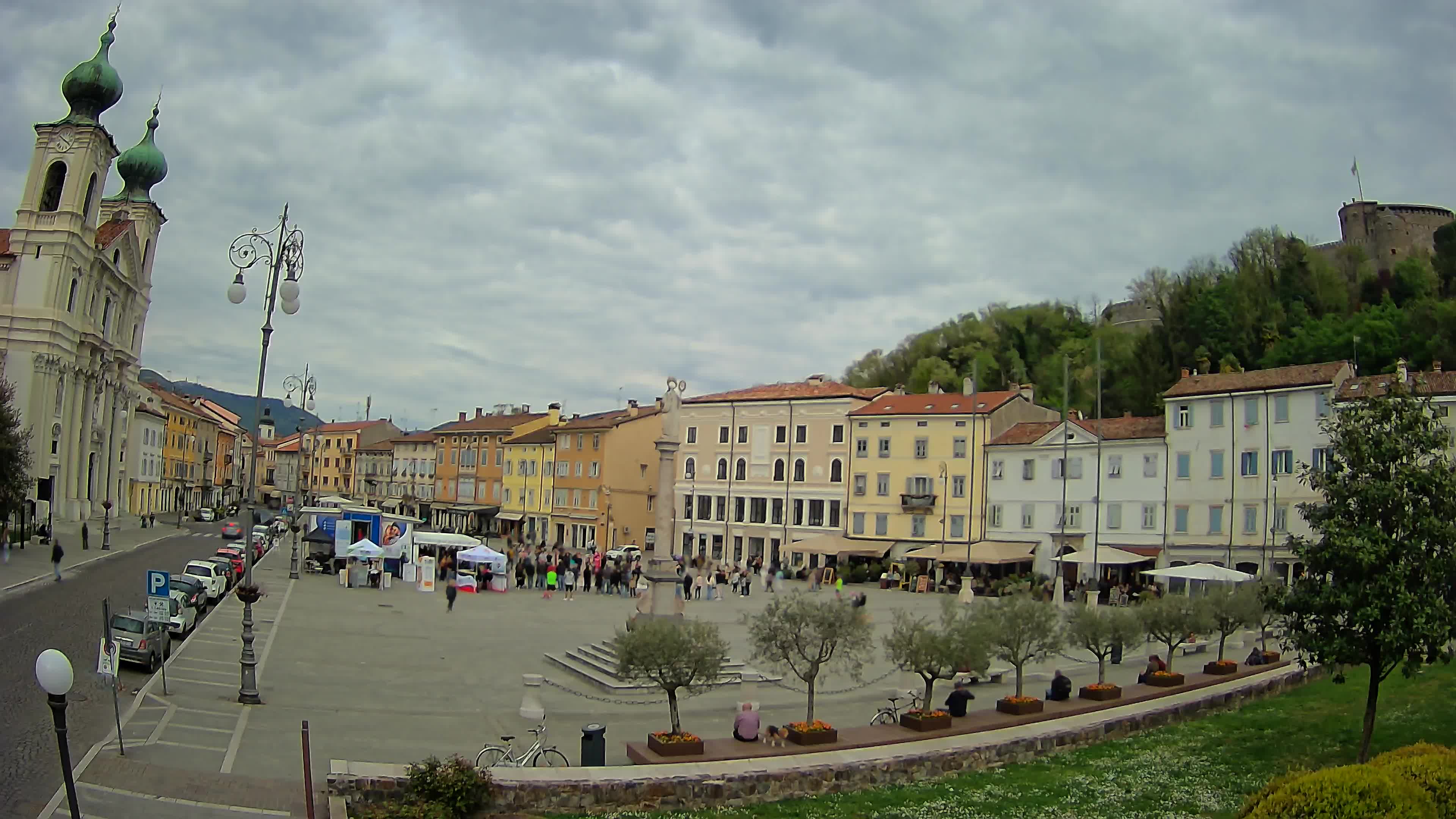 Gorizia Piazza della Vittoria e chiesa di S. Ignazio