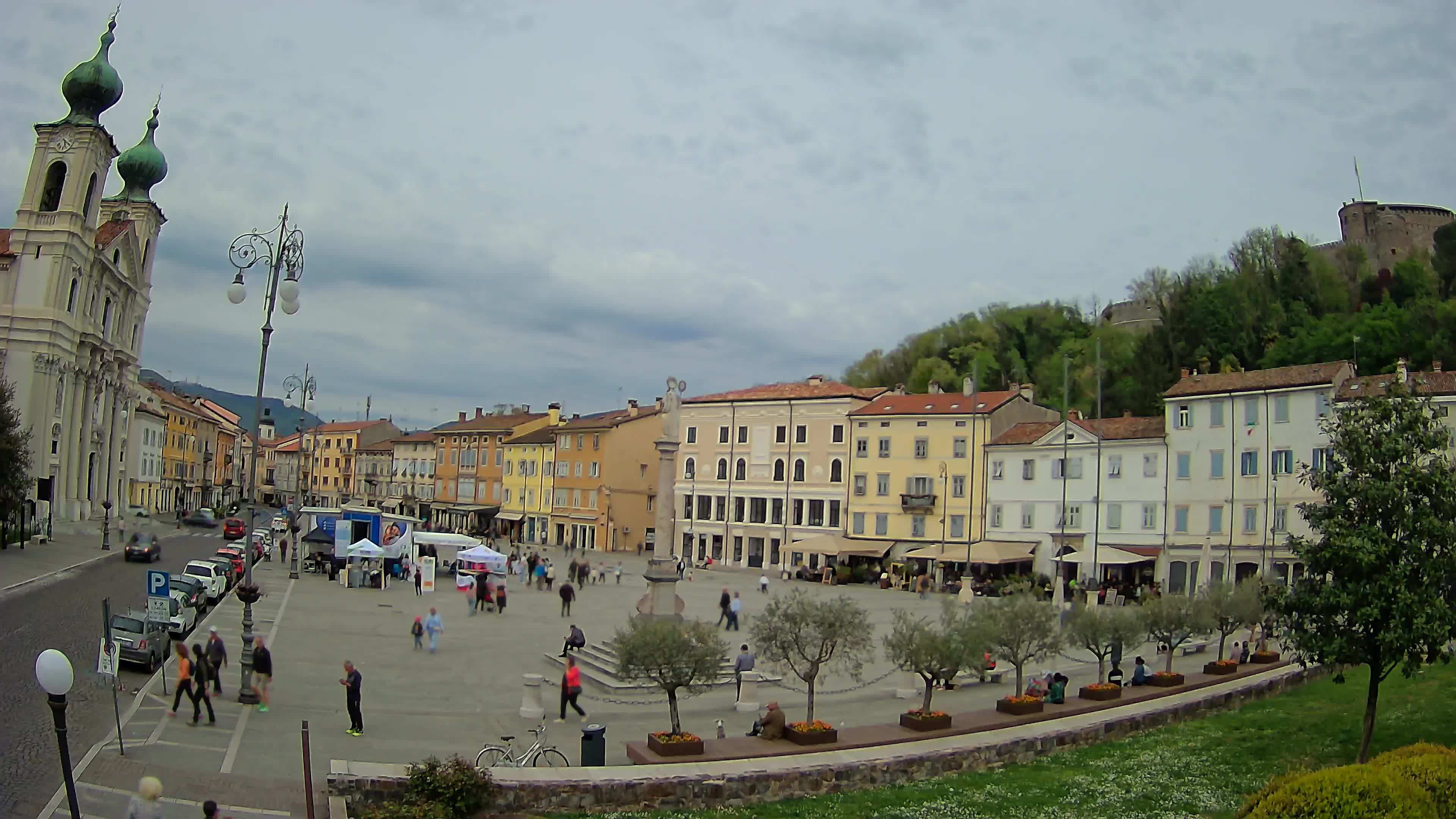 Gorizia Piazza della Vittoria e chiesa di S. Ignazio