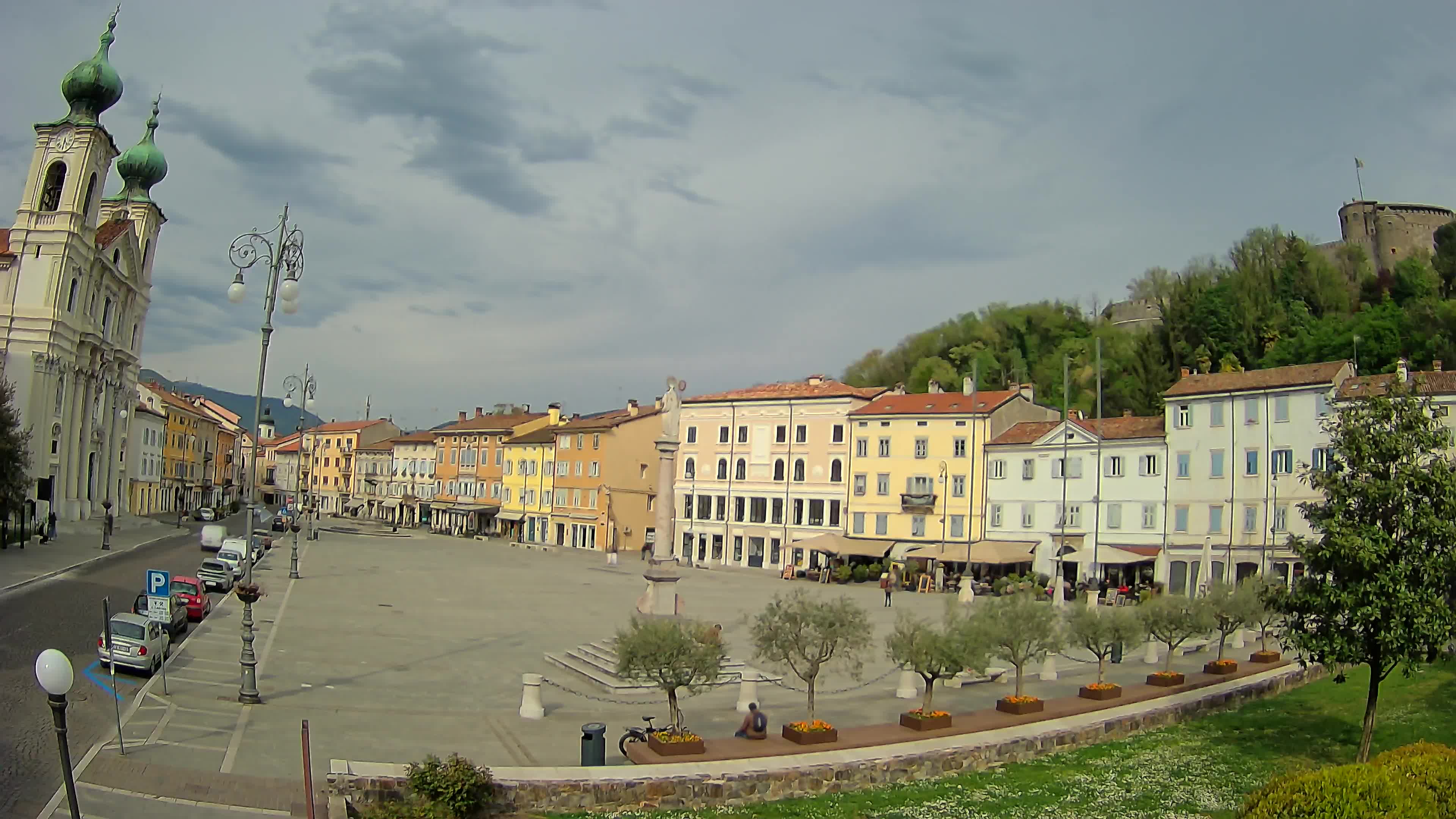 Gorizia Piazza della Vittoria e chiesa di S. Ignazio