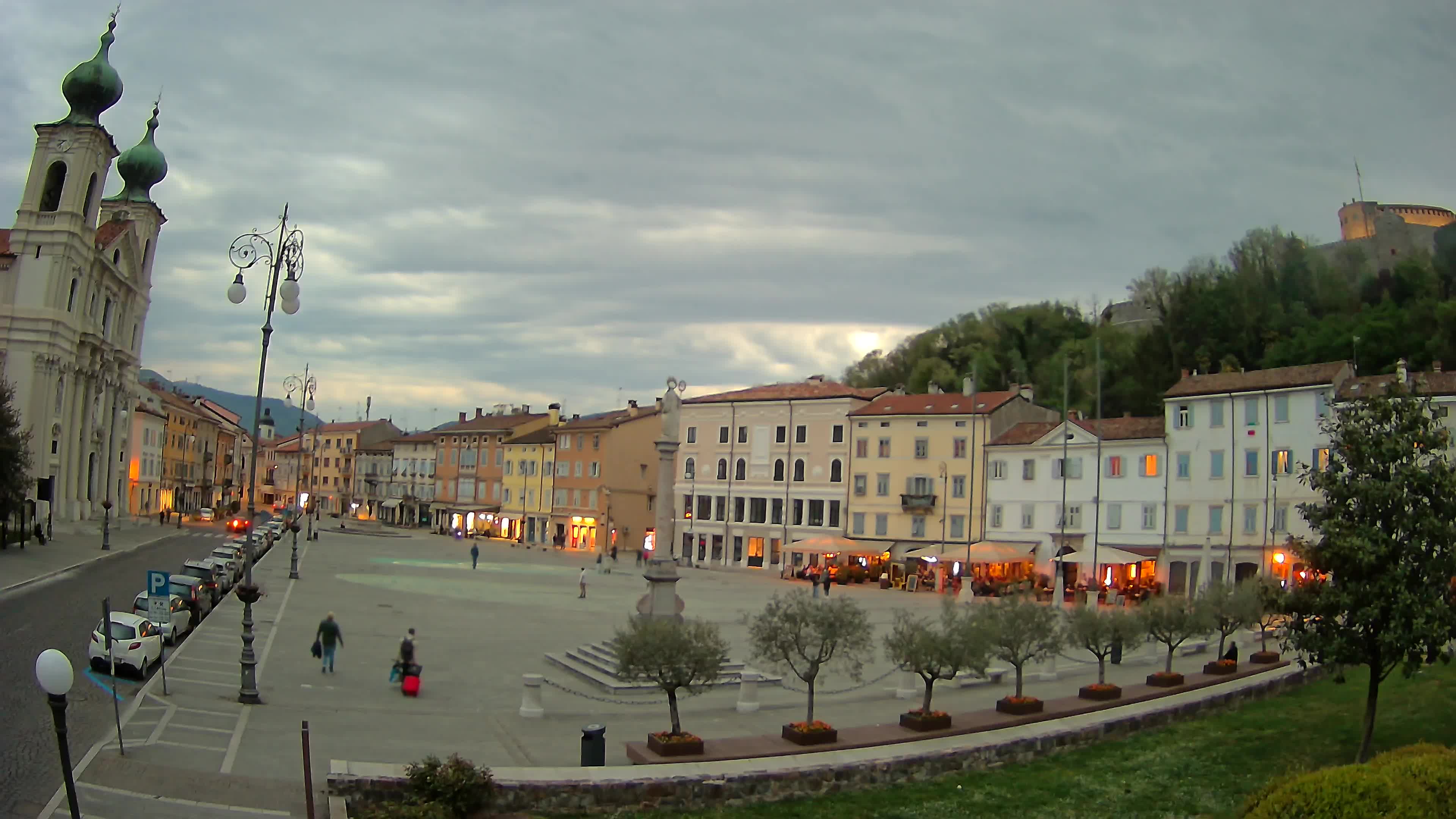 Gorizia – Plaza Vittoria – iglesia de San Pedro. Ignacio