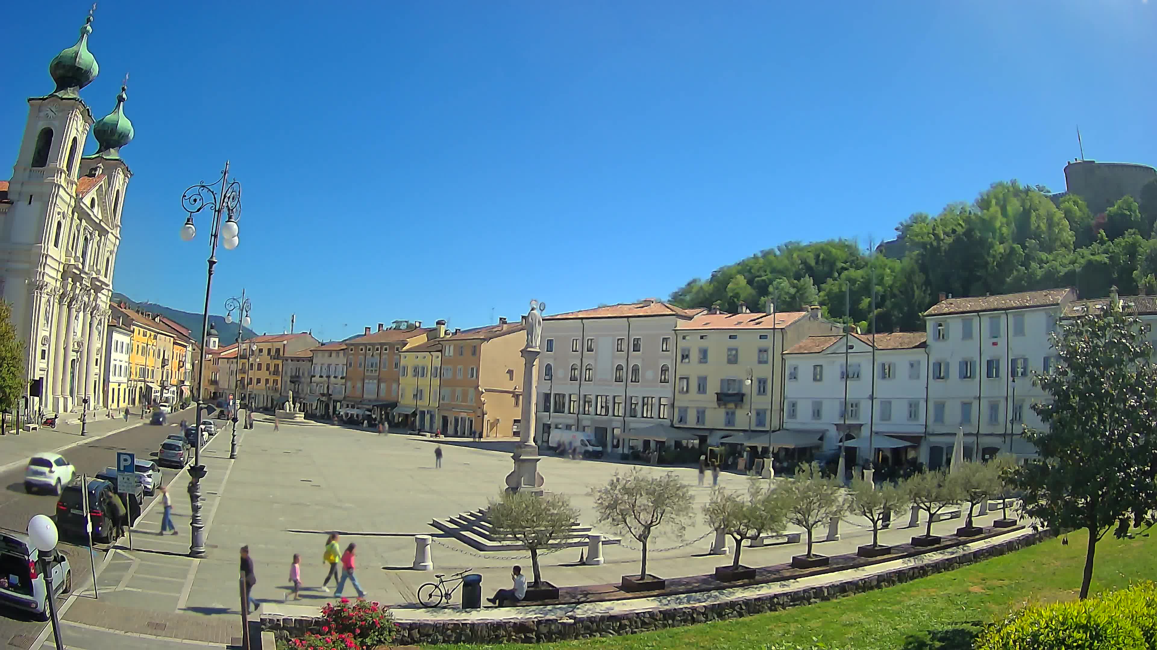 Gorizia Piazza della Vittoria e chiesa di S. Ignazio