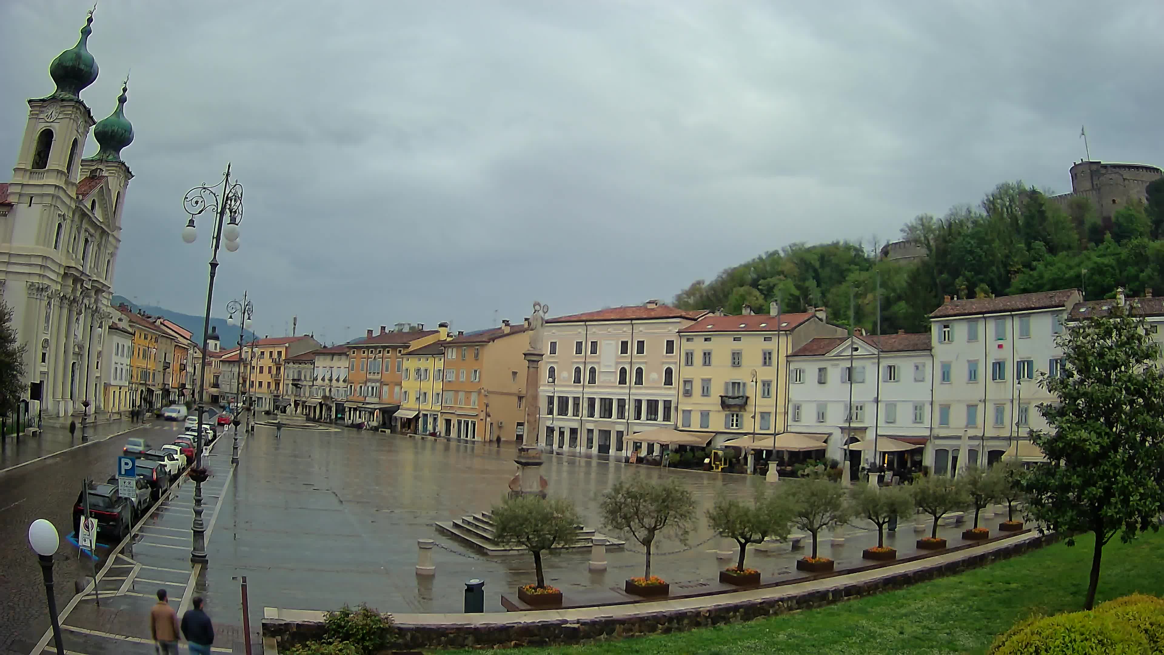 Gorizia – Plaza Vittoria – iglesia de San Pedro. Ignacio