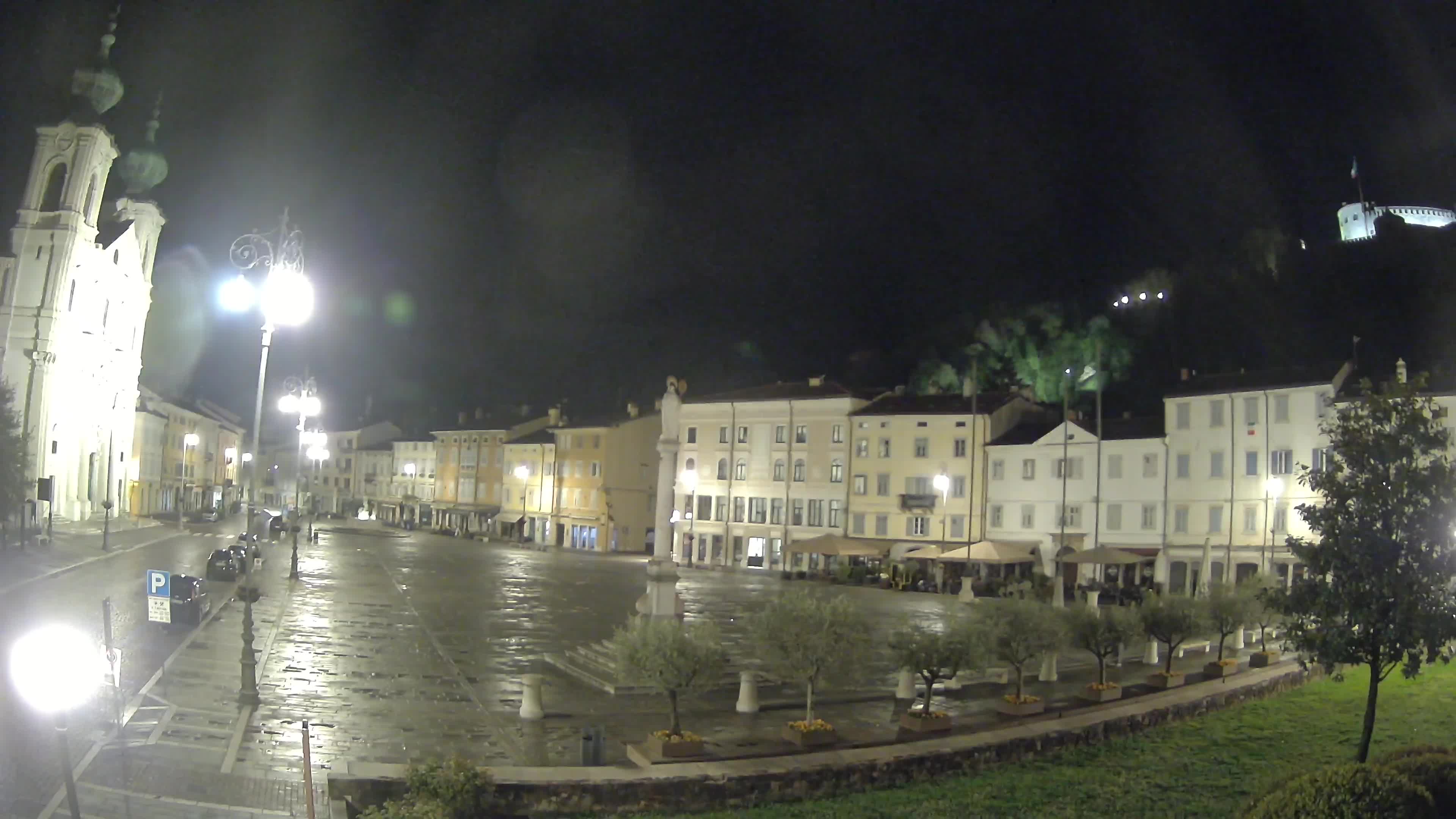 Gorizia Piazza della Vittoria e chiesa di S. Ignazio