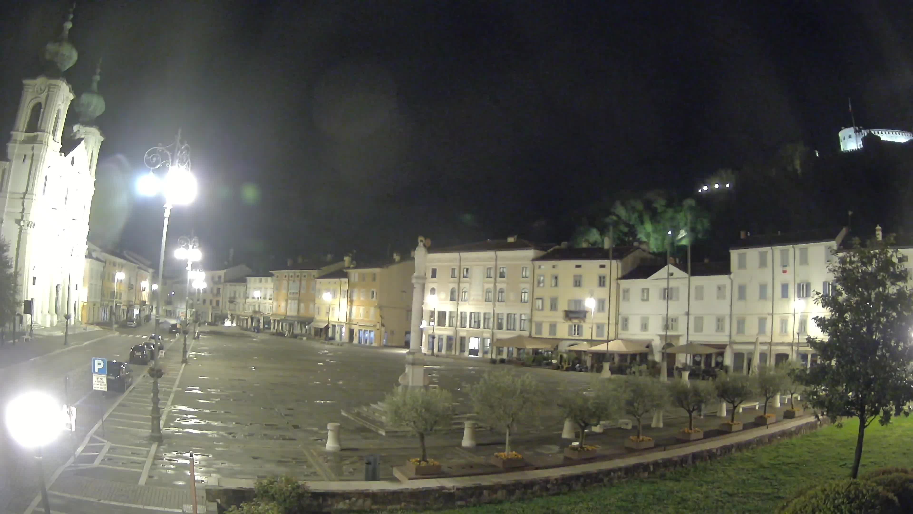 Gorizia Piazza della Vittoria e chiesa di S. Ignazio